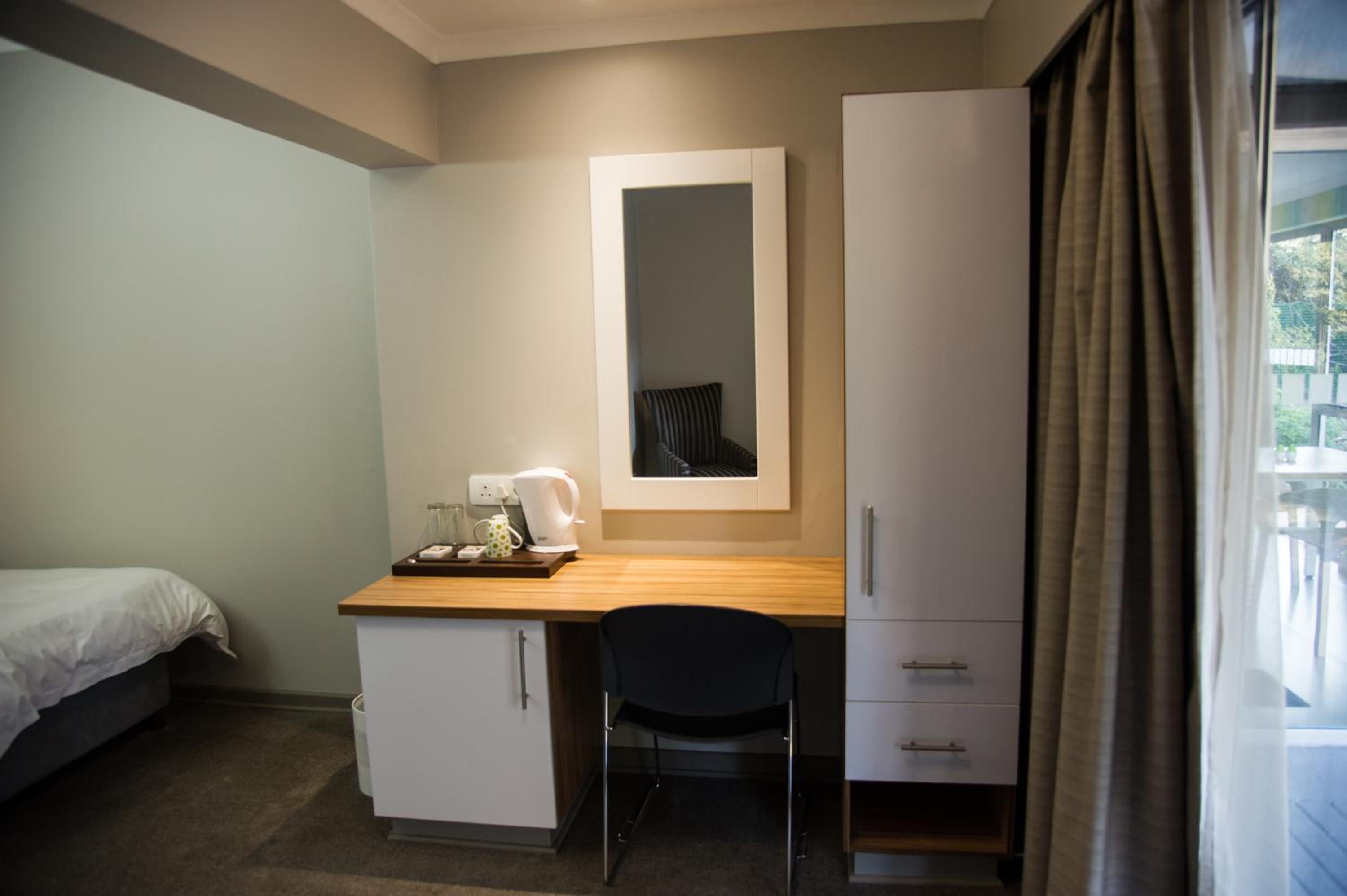 Business Double Room - Photo 3