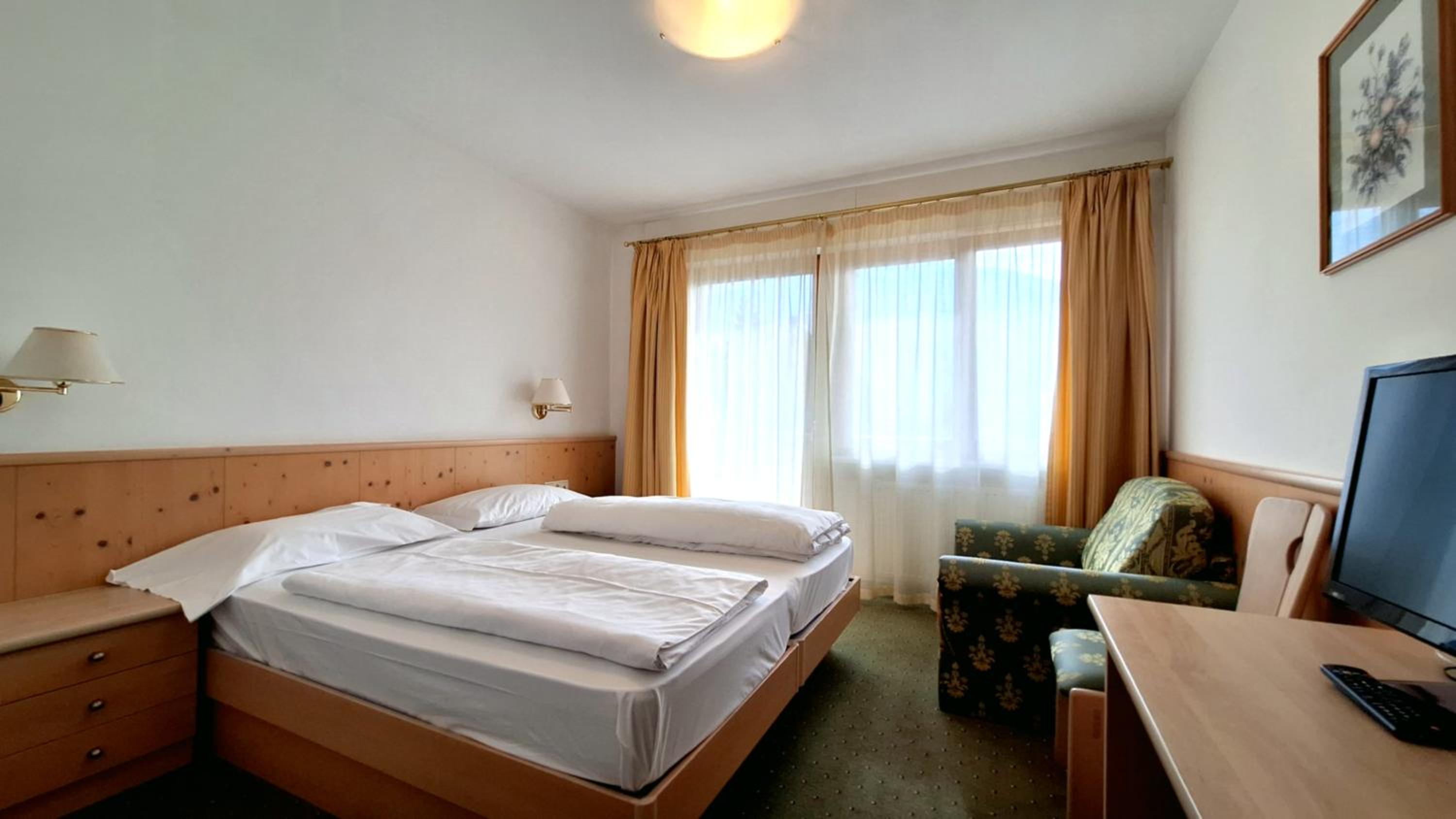 Double Room with Mountain View - Photo 2