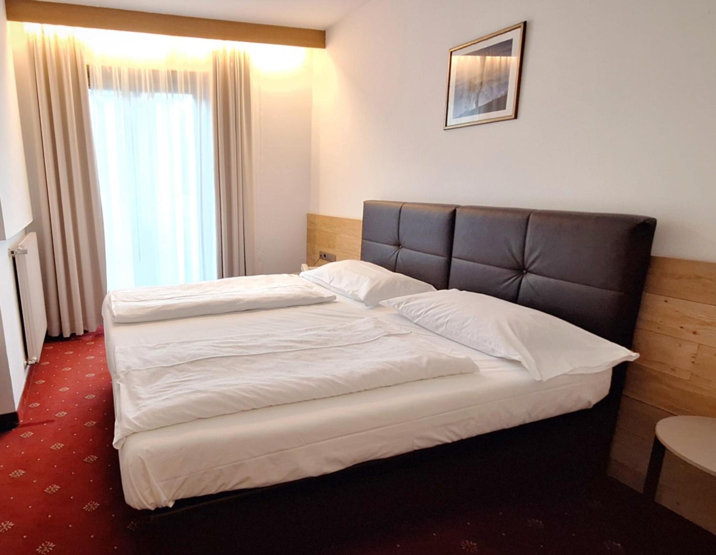 Double Room with Mountain View - Photo 1