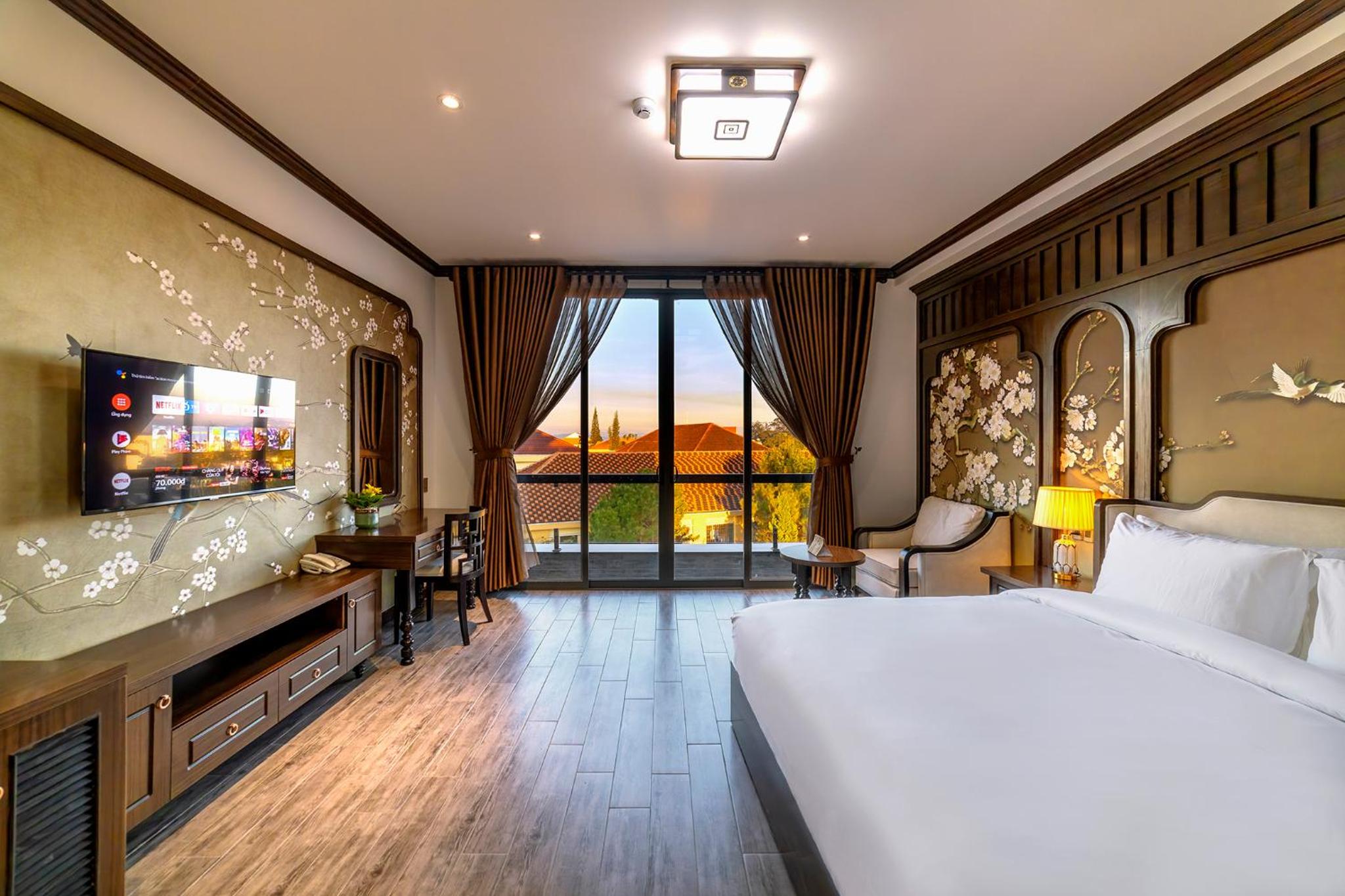 Deluxe Double Room with Balcony - Photo 1