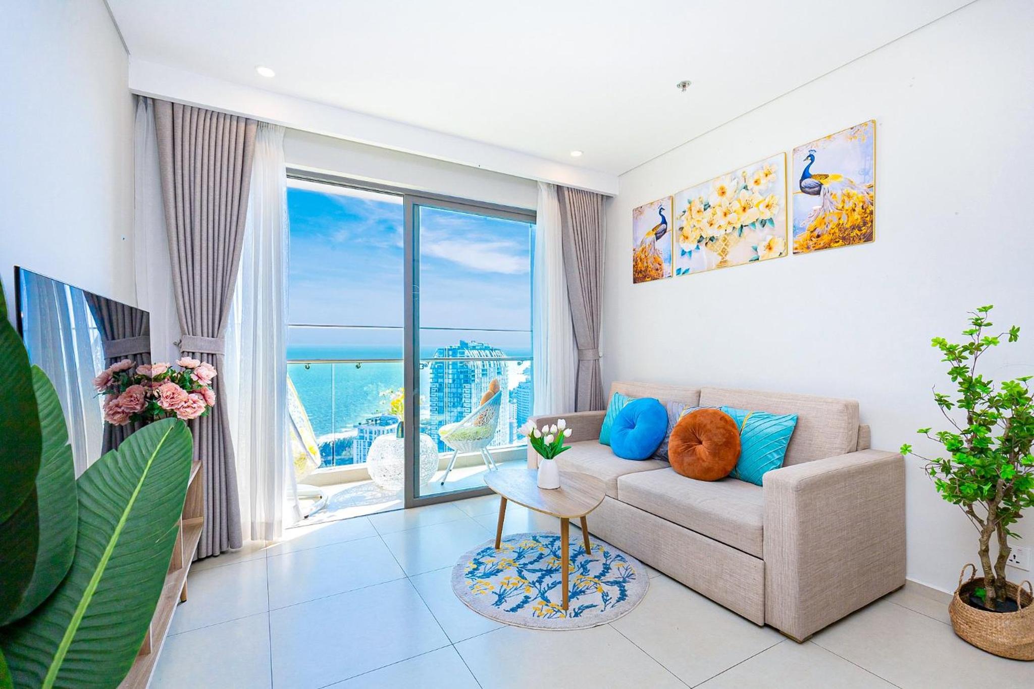 Three-Bedroom Apartment with Sea View - Photo 70