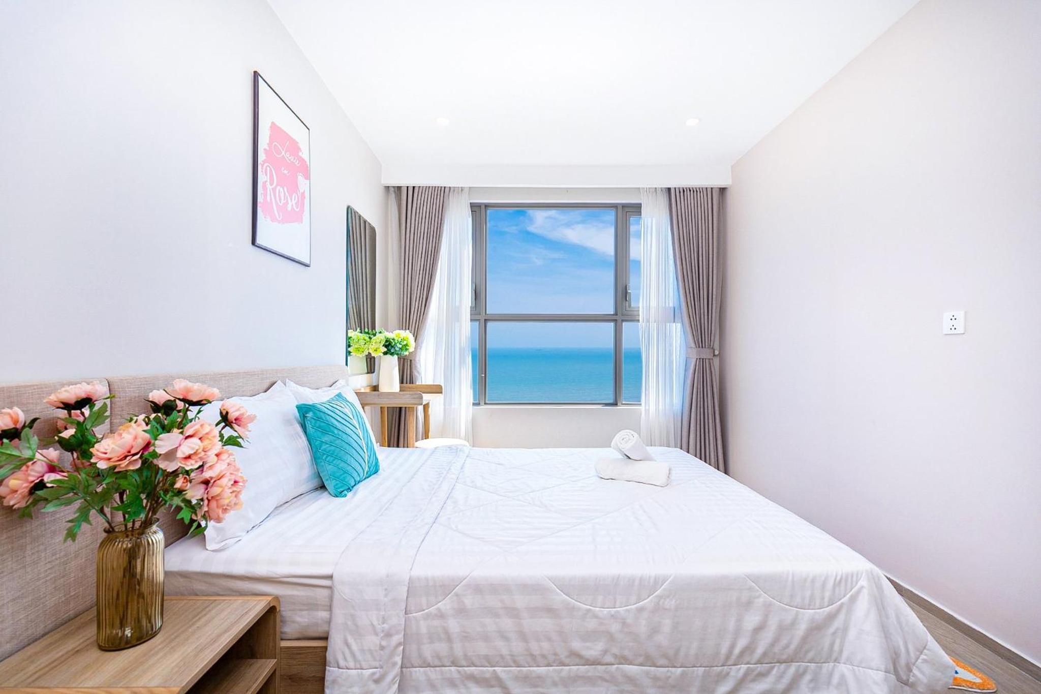 Three-Bedroom Apartment with Sea View - Photo 71