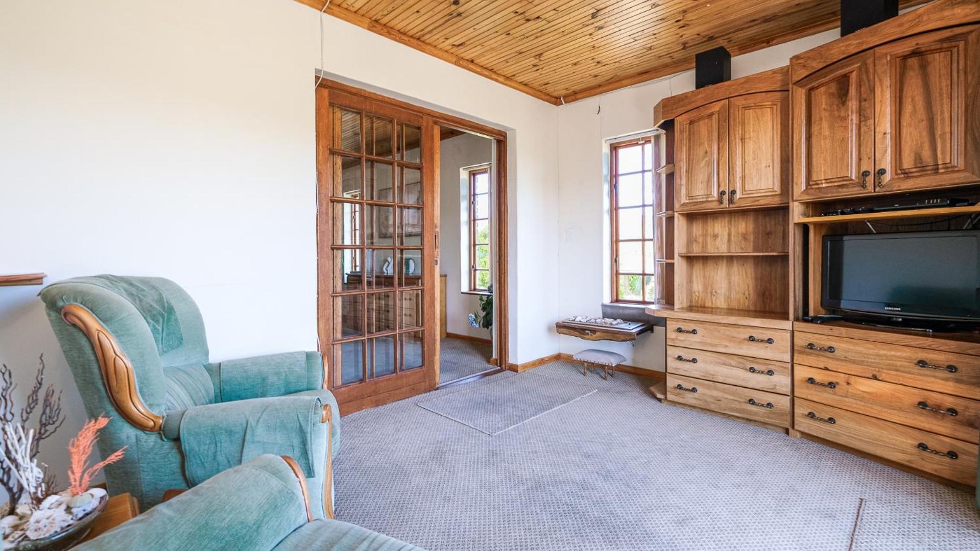 Four-Bedroom House photo 1