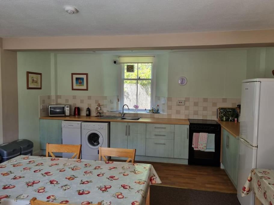 Two-Bedroom House photo 3