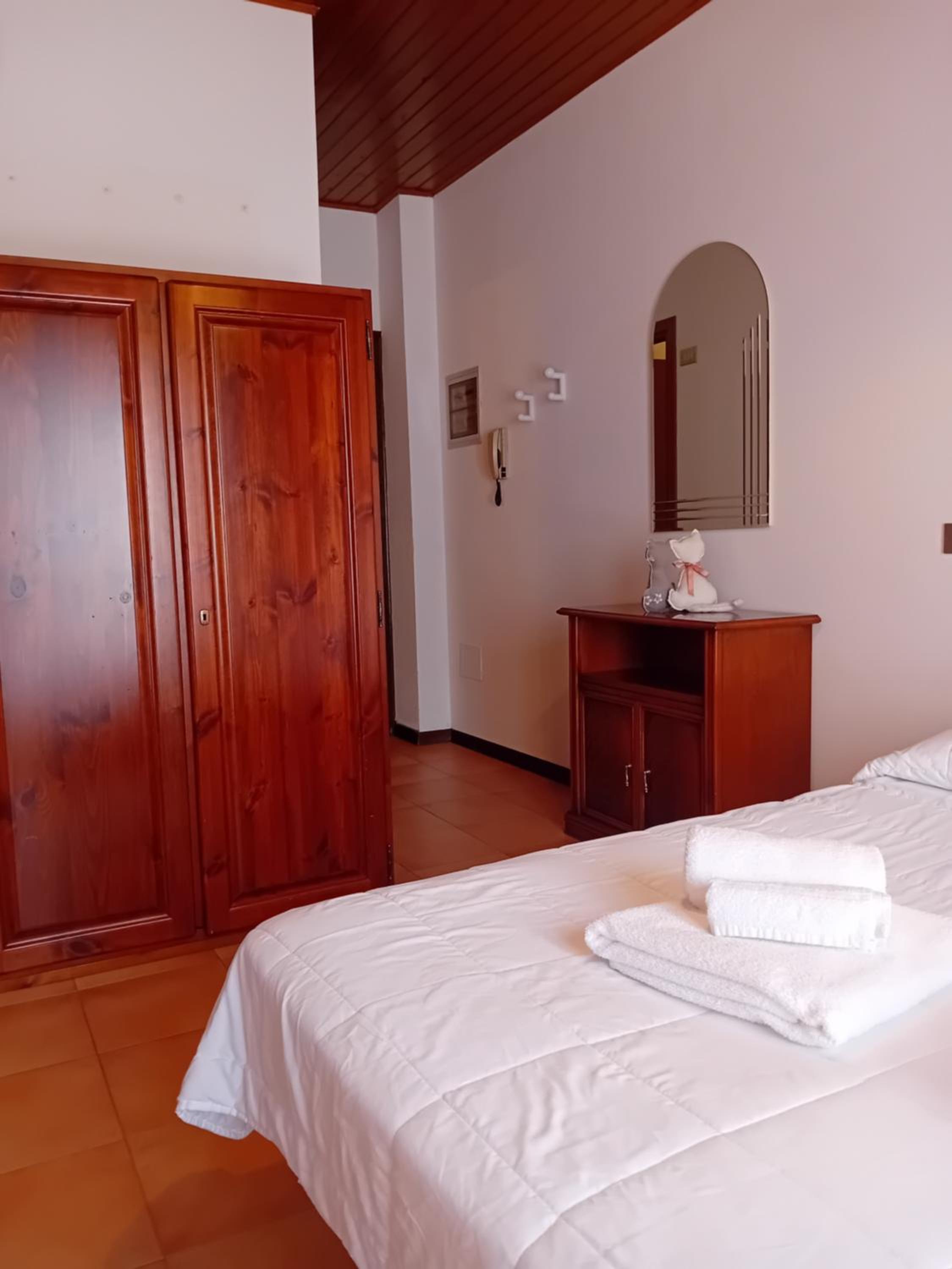 Two-Bedroom Apartment with Mountain View photo 3