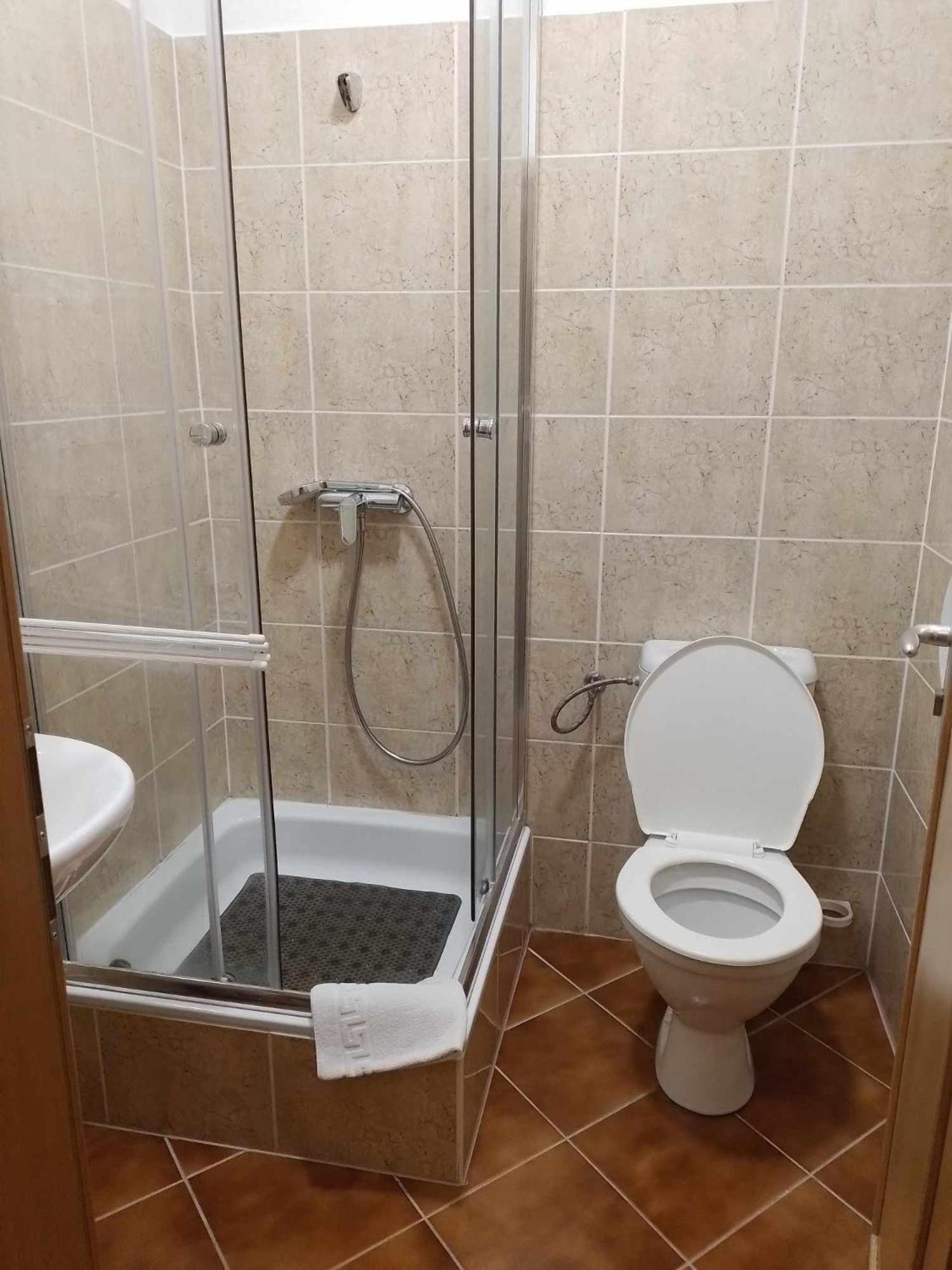 Triple Room With Private Bathroom photo 1