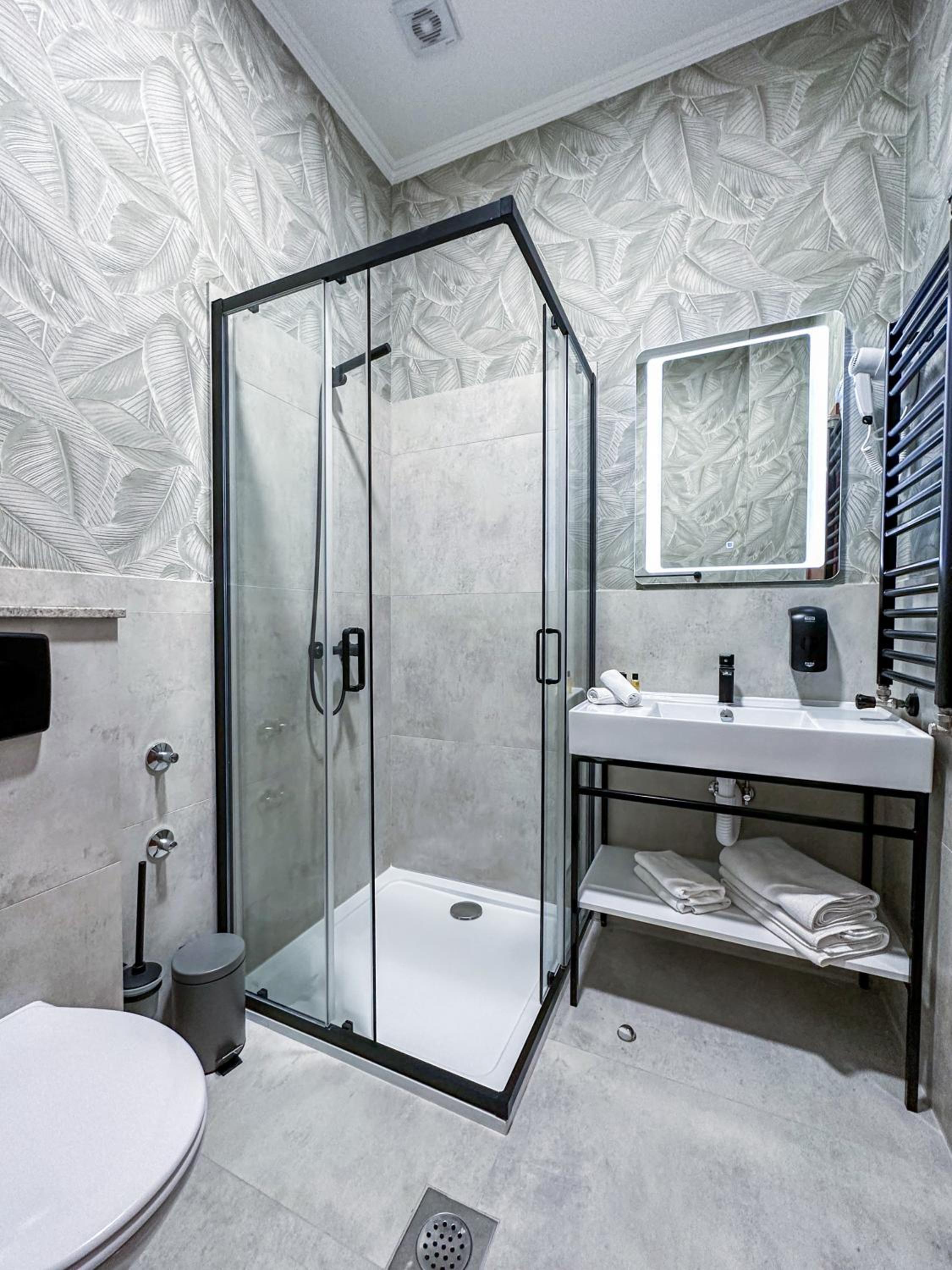 Deluxe King Room photo 3