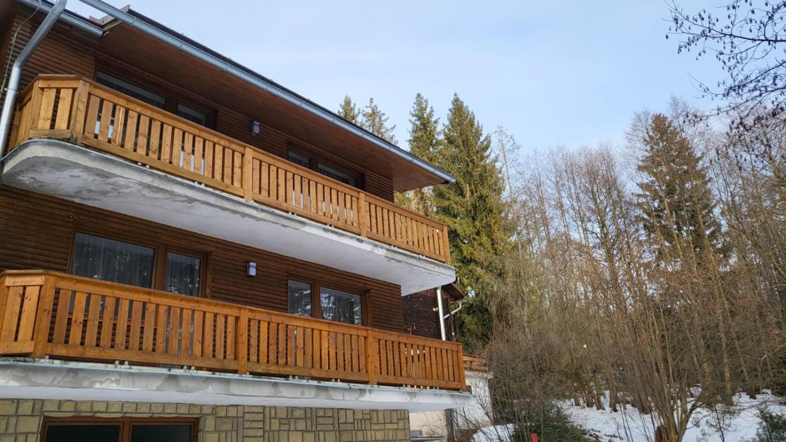 Apartment with Balcony - Photo 12
