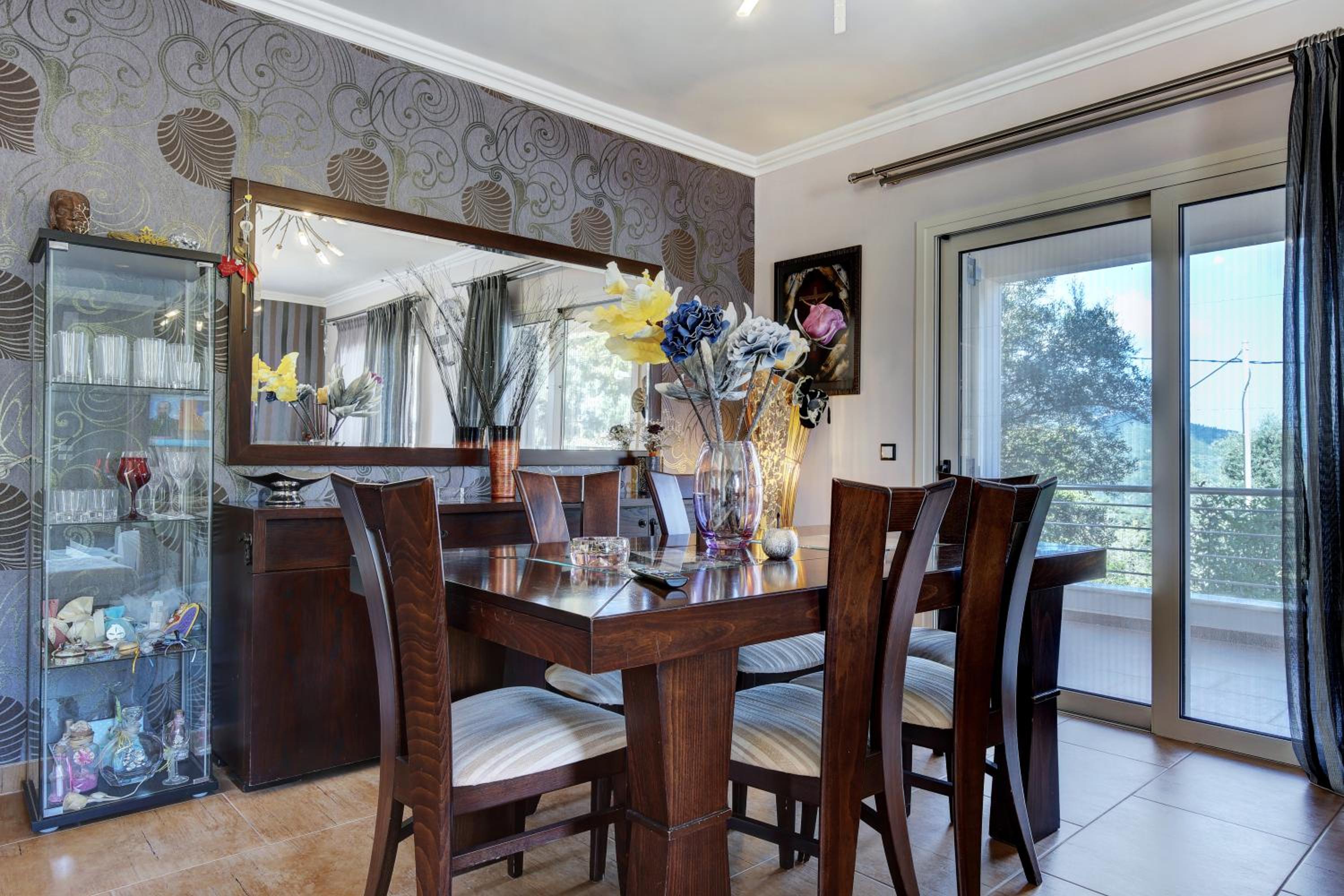 Villa photo 2