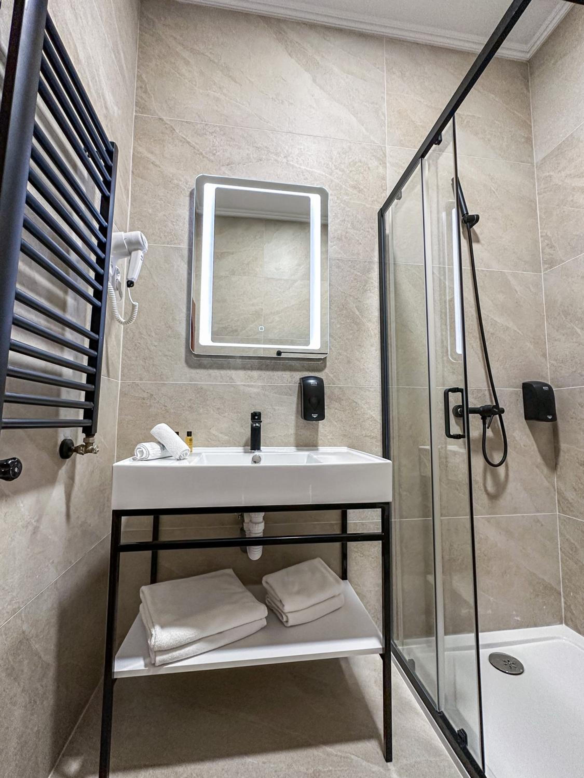 Superior Triple Room photo 3