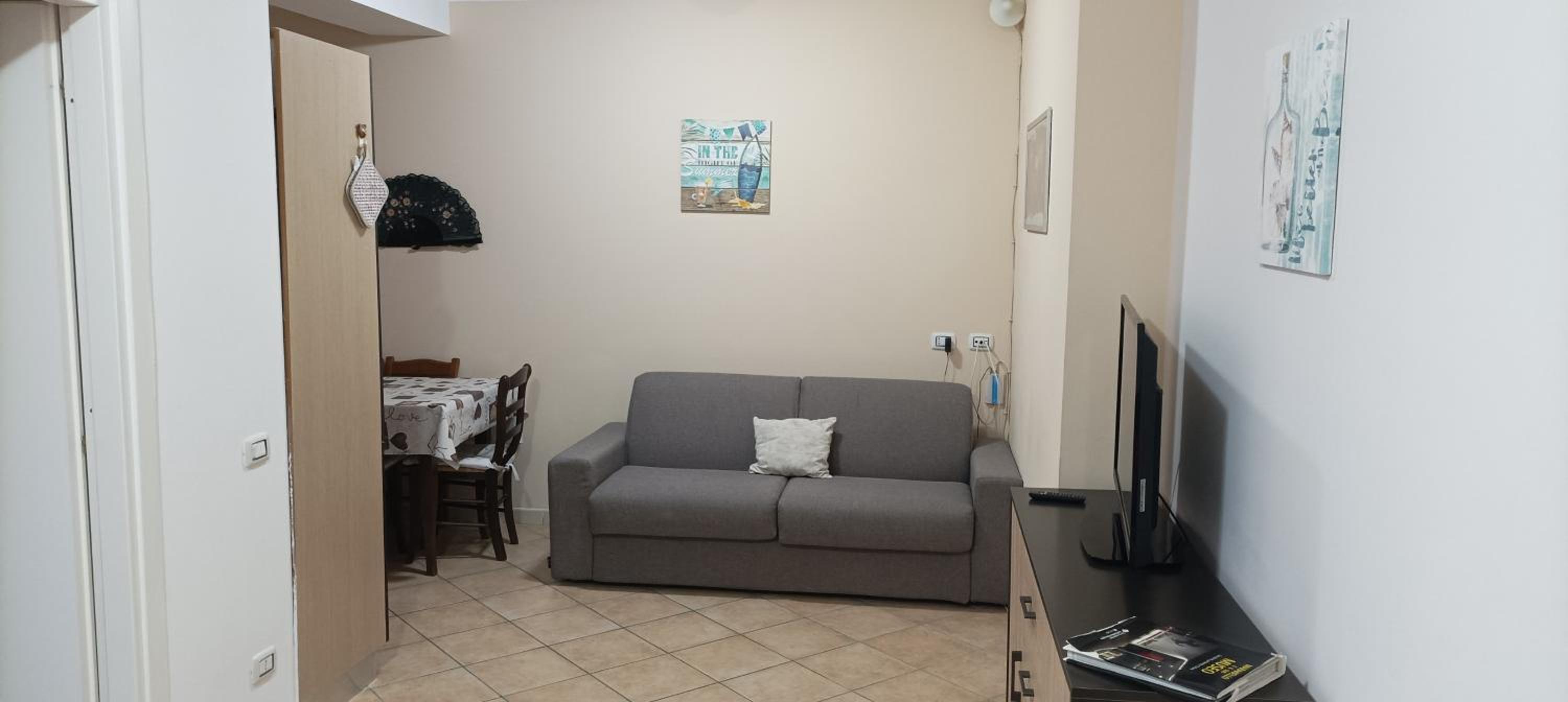 One-Bedroom Apartment photo 1