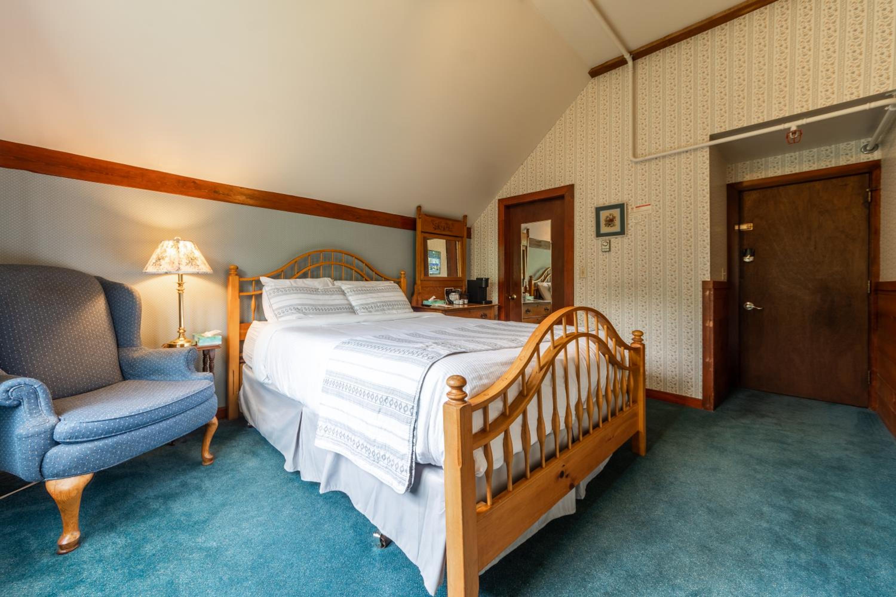 Queen Room with Garden View photo 3