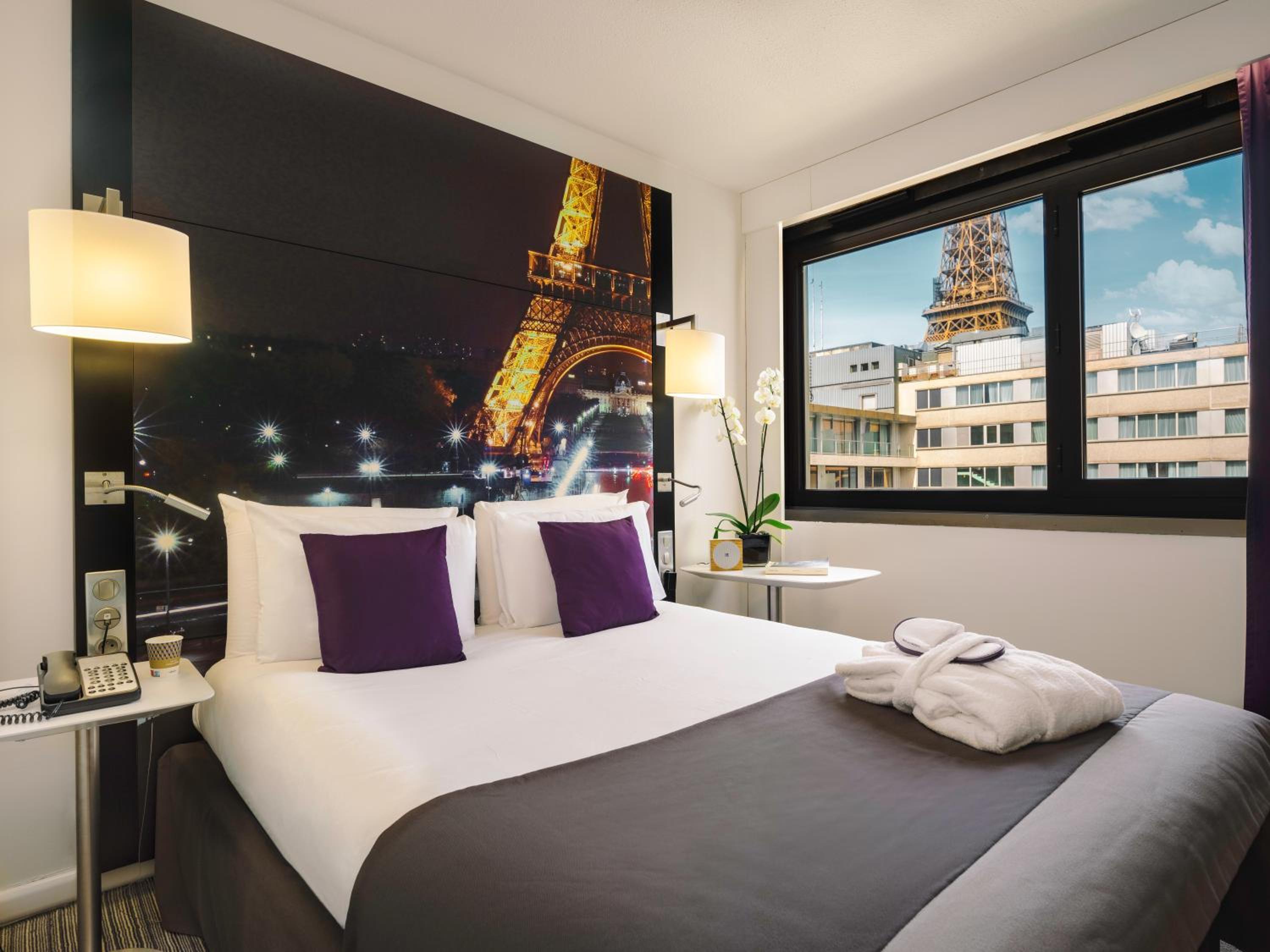 Privilege Double Room With Eiffel Tower View, Upper Floors, With Double Bed