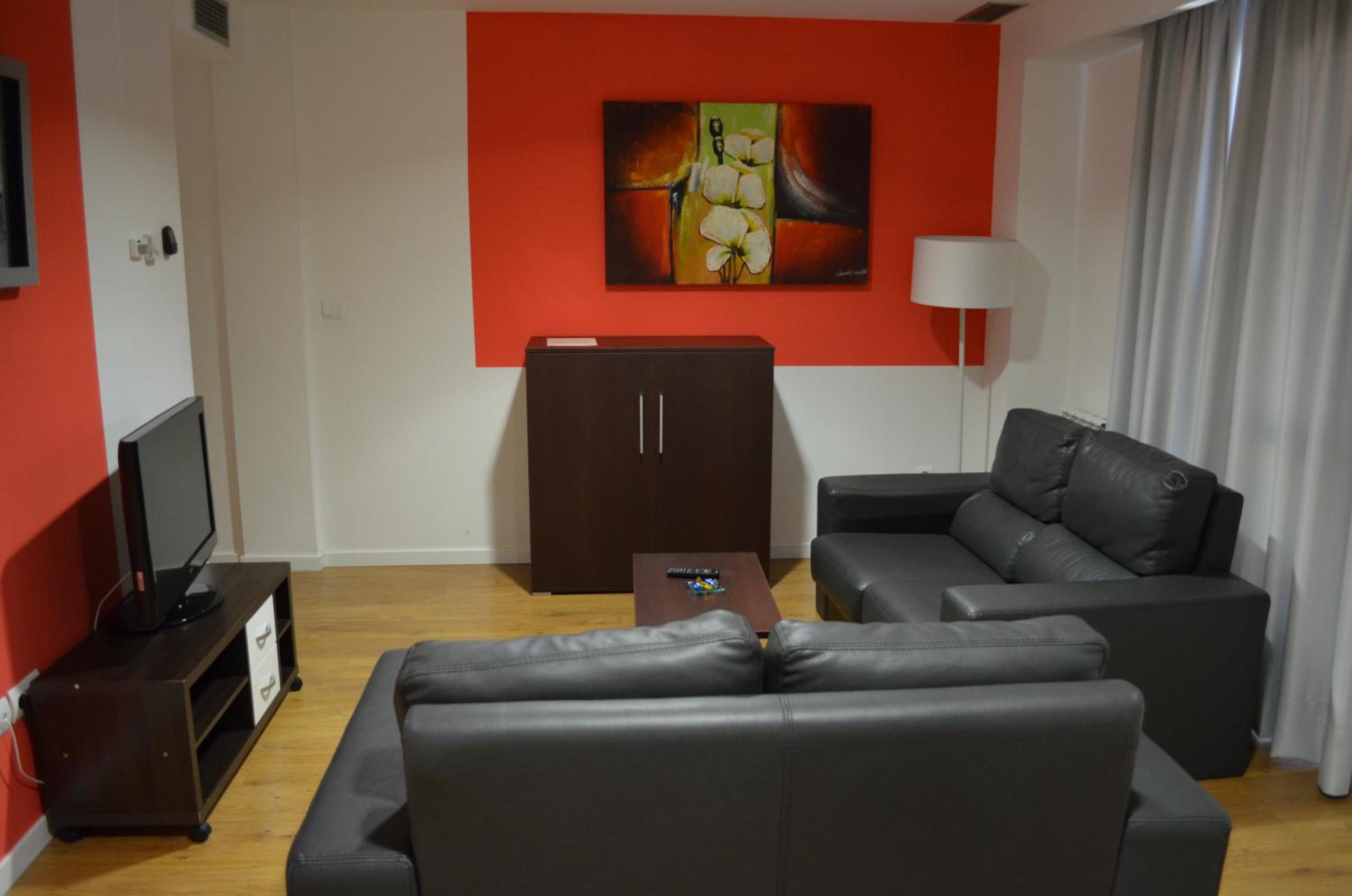 Superior Two-Bedroom Apartment - Photo 9