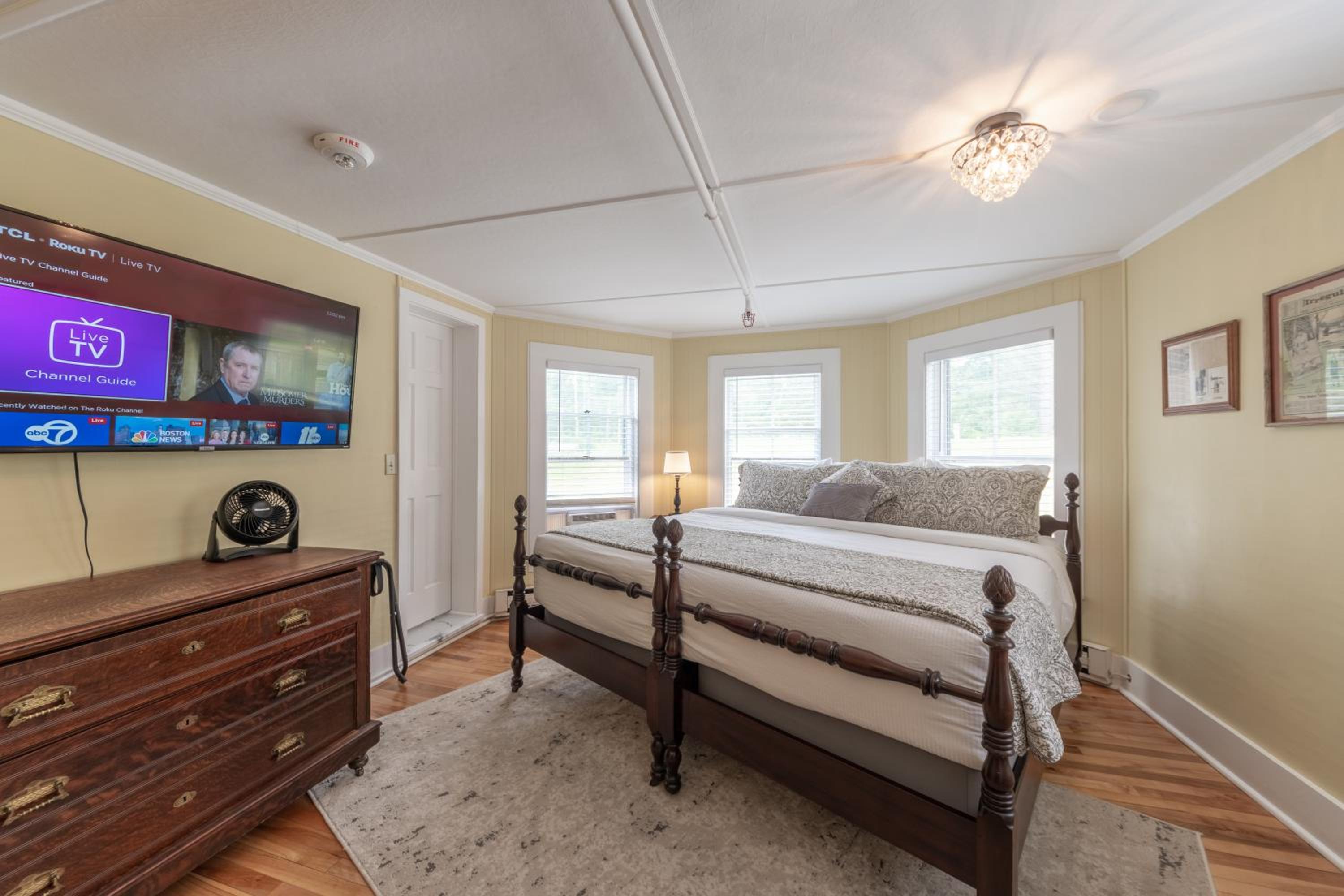 Deluxe King Room