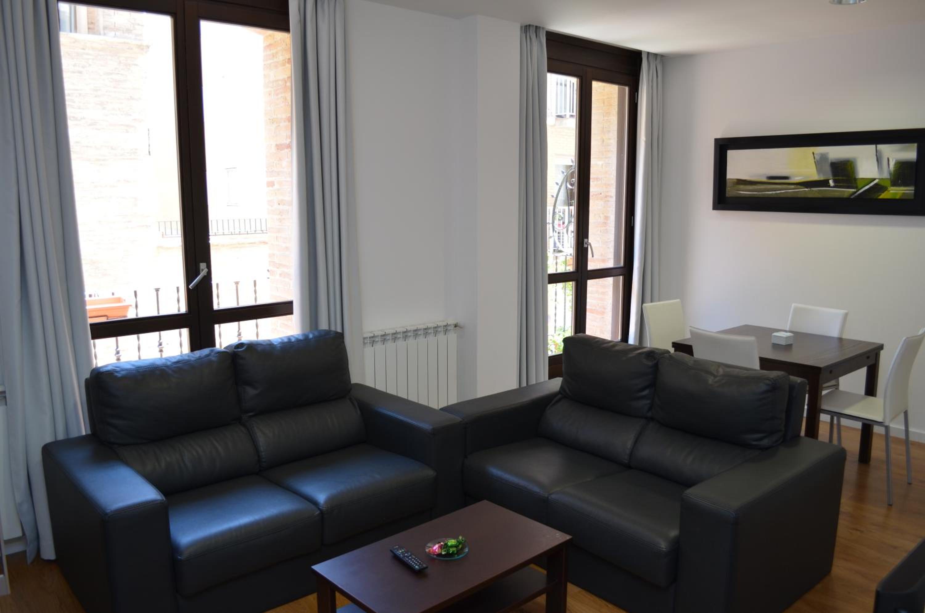 Superior Two-Bedroom Apartment - Photo 6