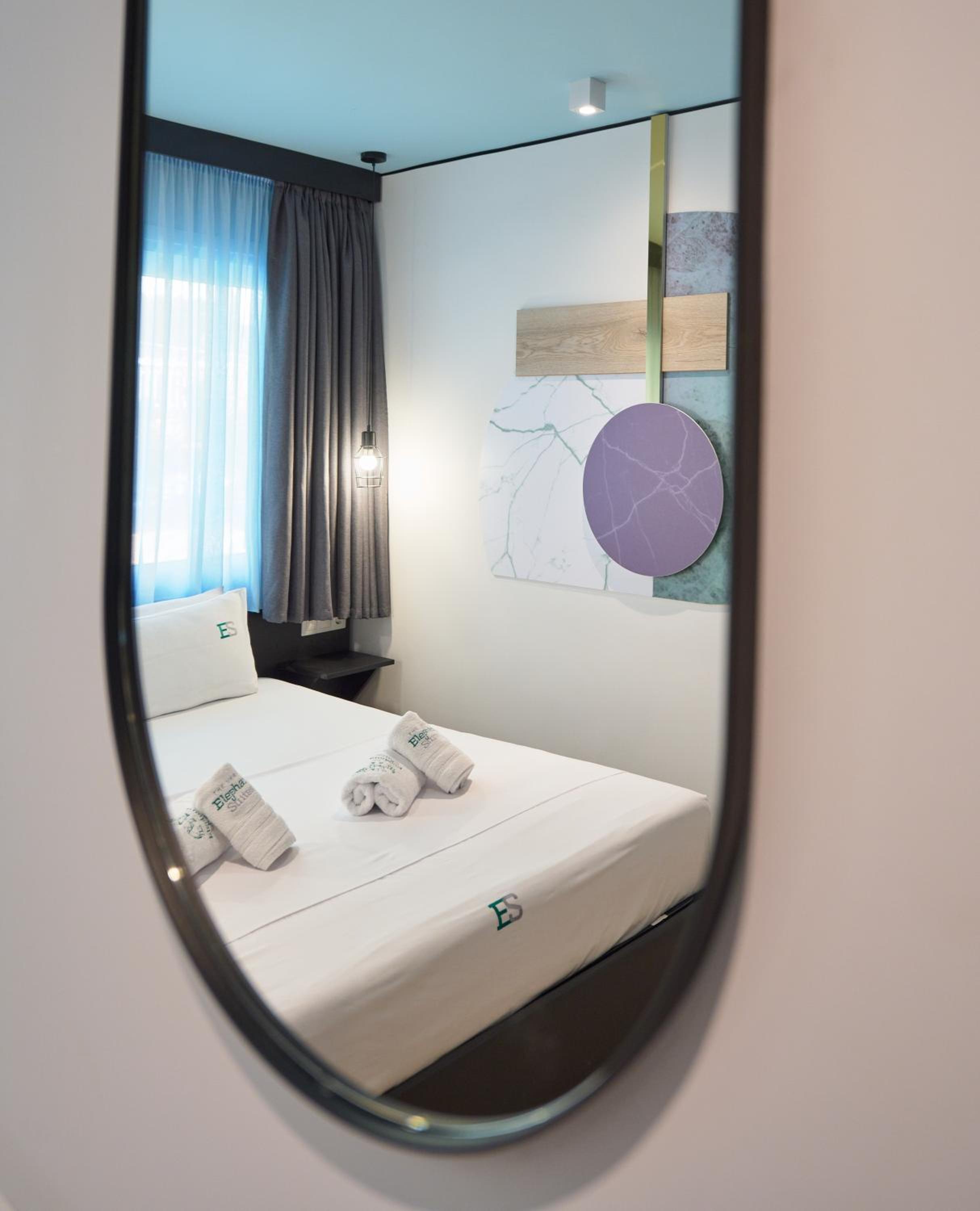 Budget Double Room - Photo 7