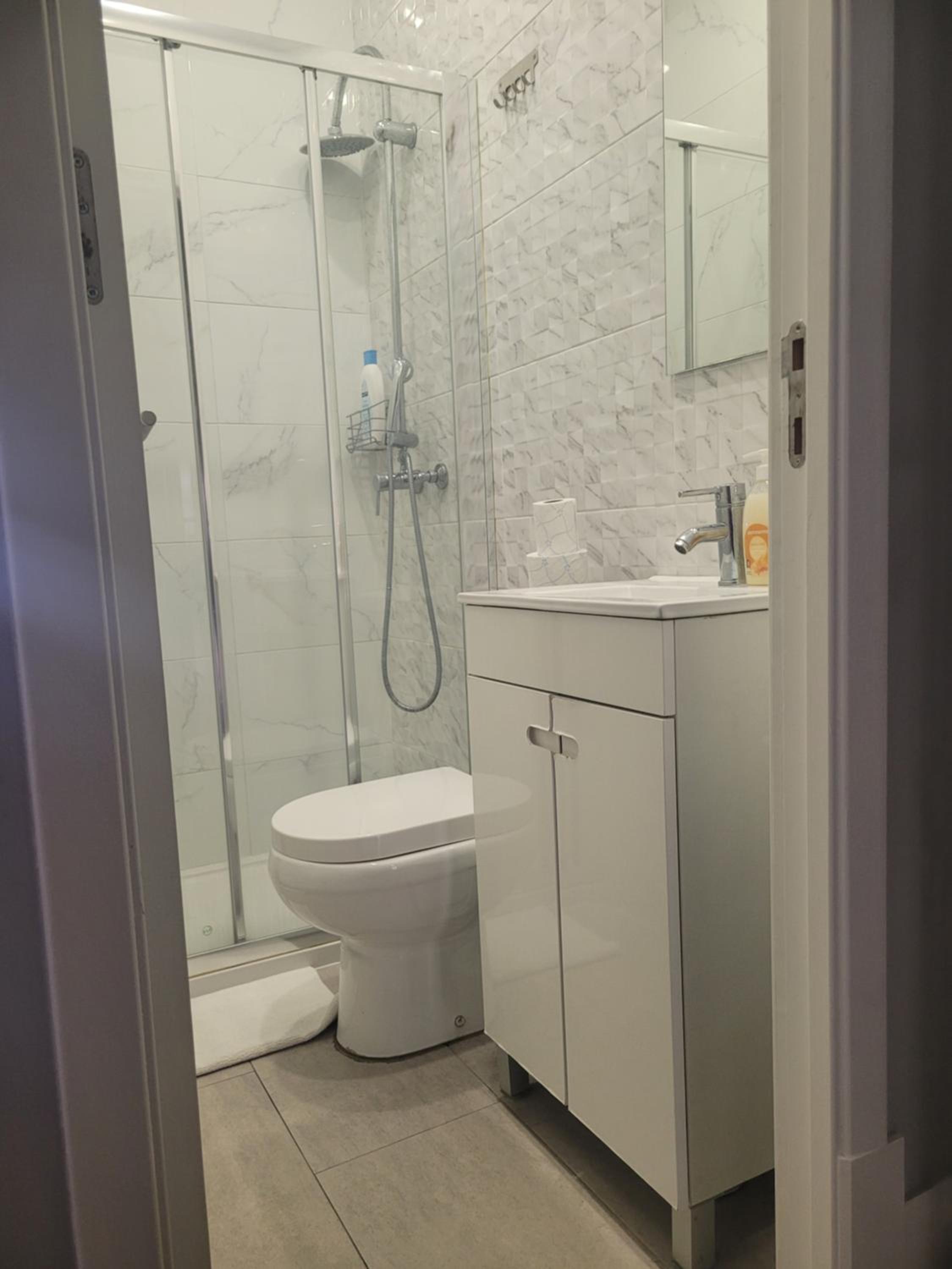 Double or Twin Room - Photo 2