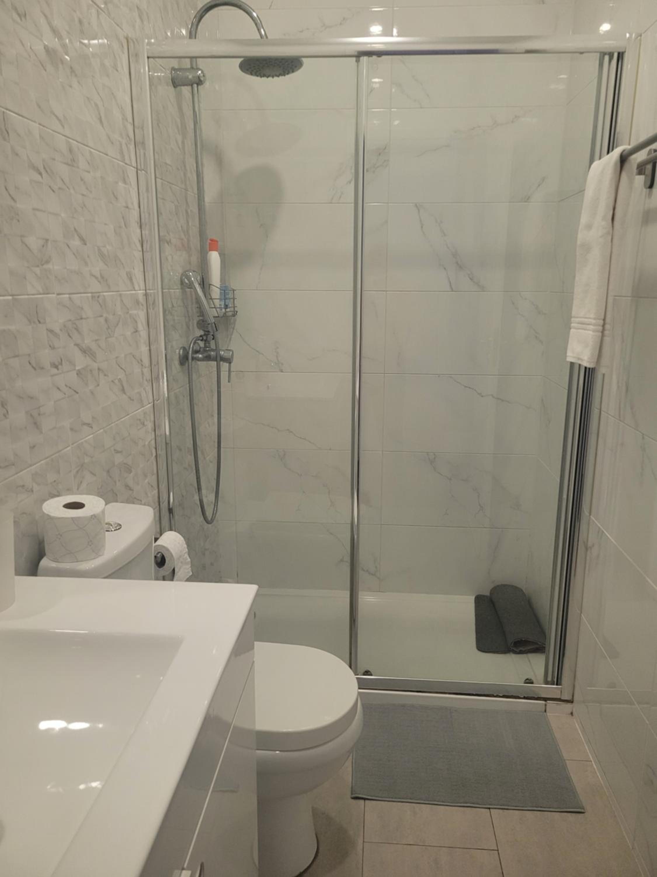 Double or Twin Room - Photo 3