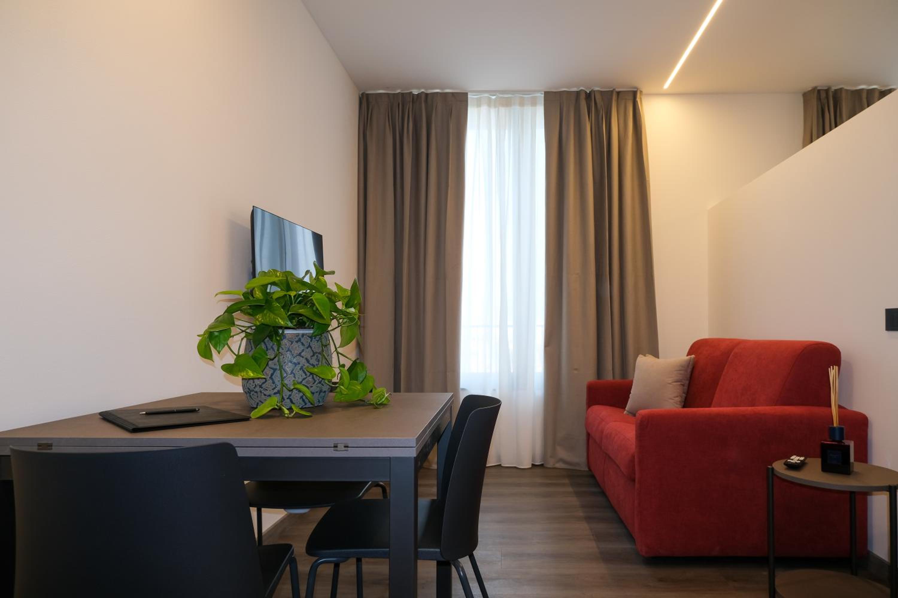 Standard Double or Twin Room - Photo 15
