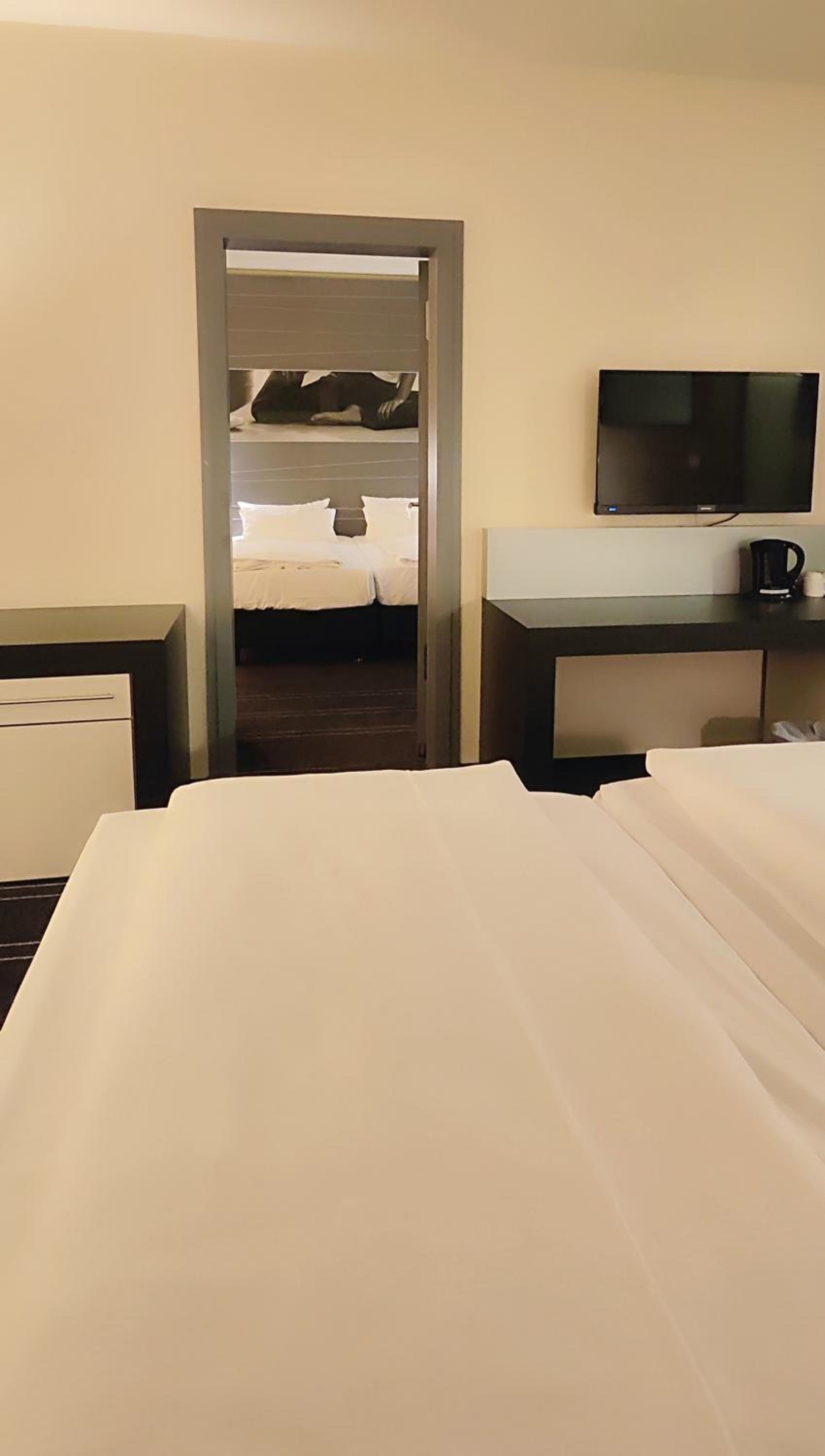 Quadruple Room - Photo 4