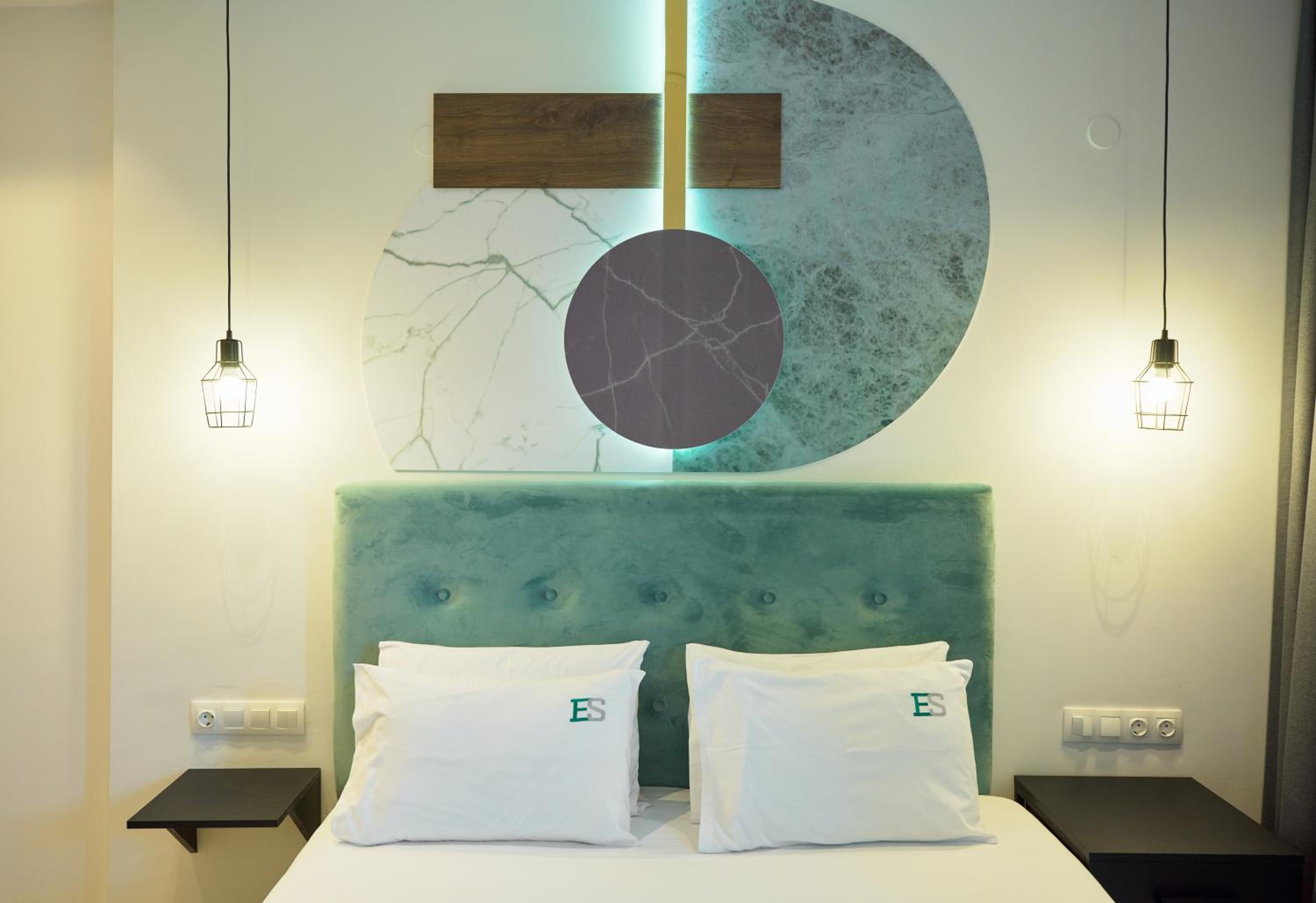 Double Room with Balcony - Photo 2