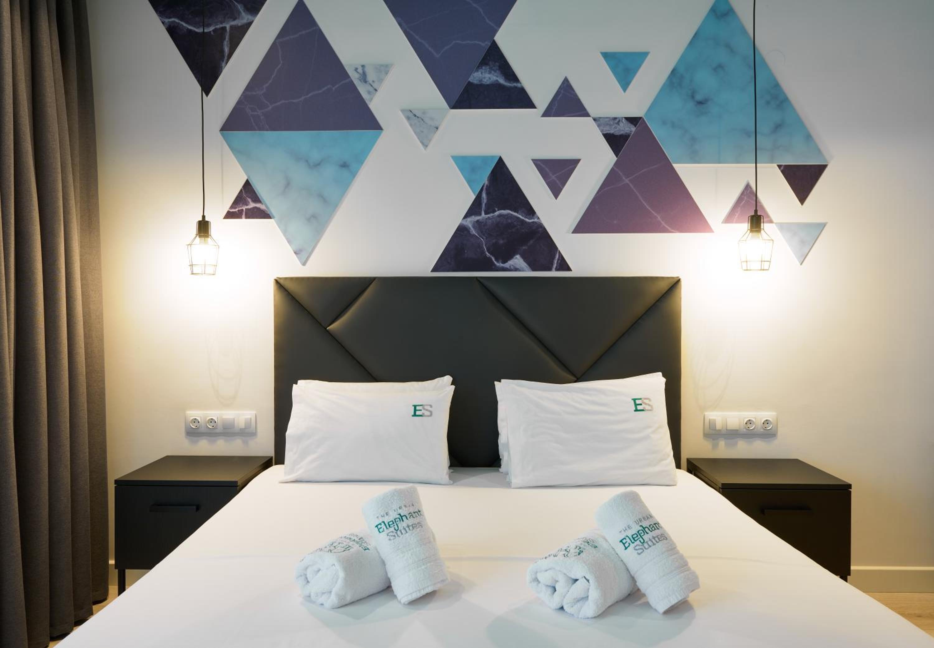 Double Room with Balcony - Photo 7