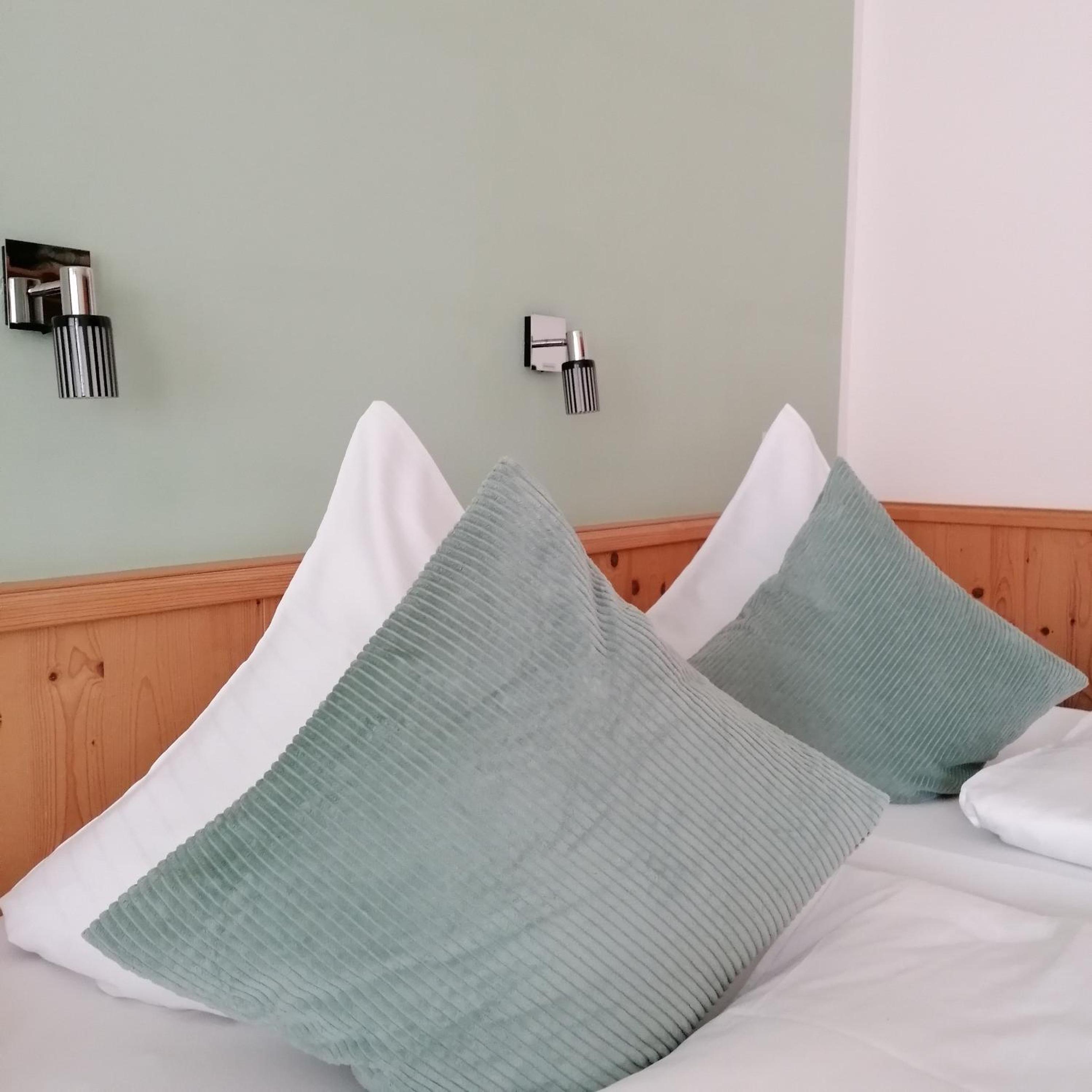 Single Room with Lake View photo 3