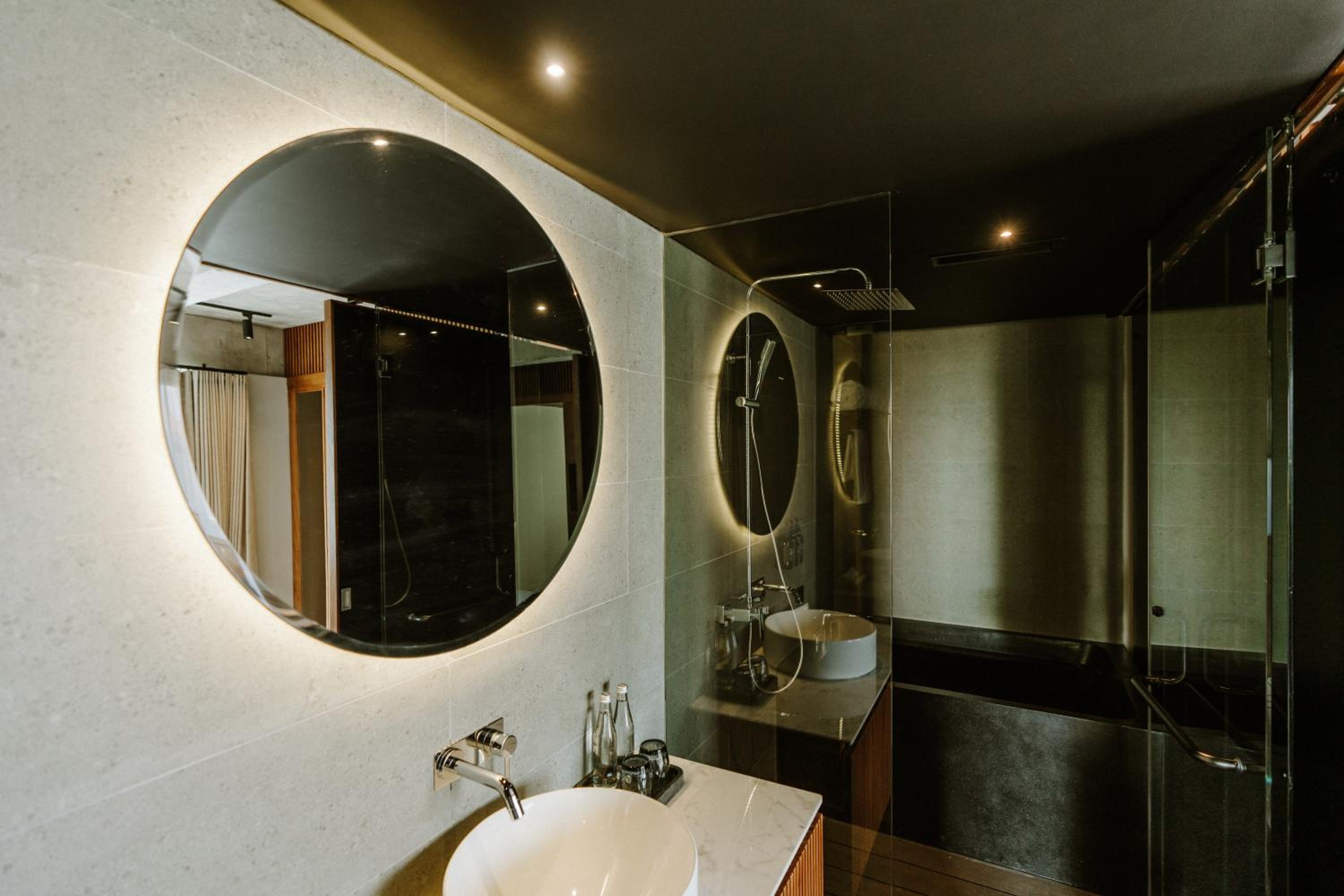 Premier Suite Plus King photo 2