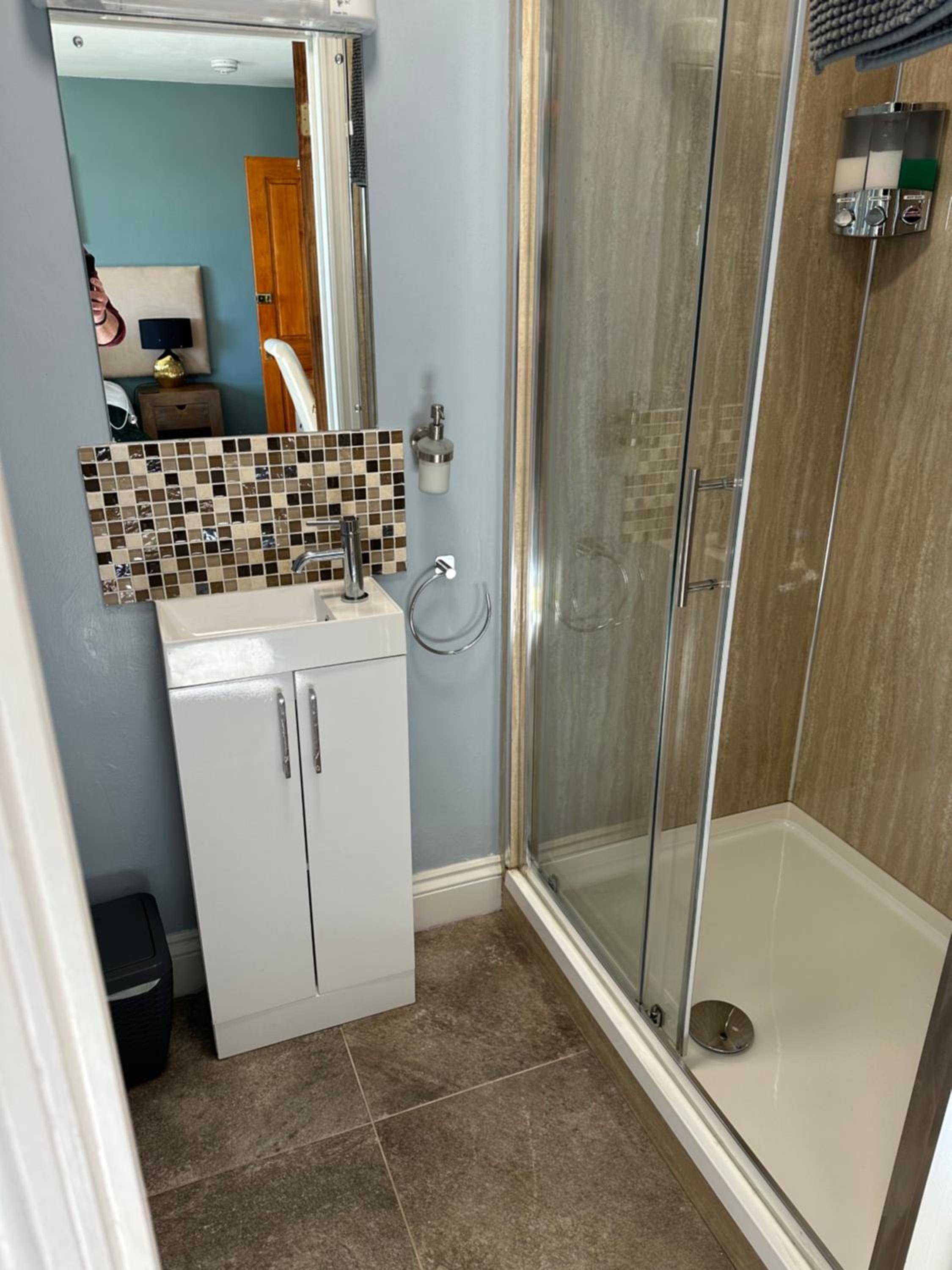 Triple Room with Private Bathroom photo 2