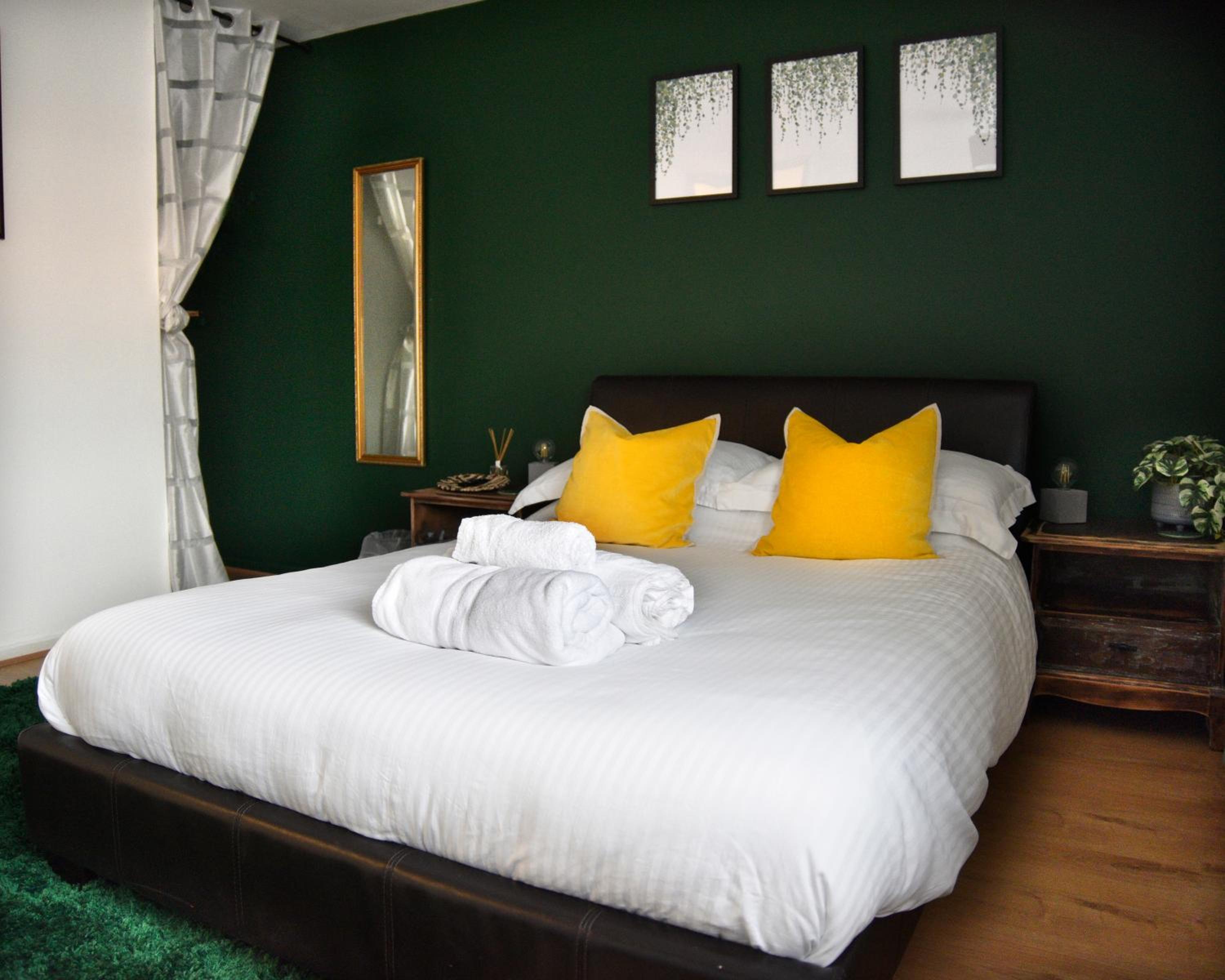 Three-Bedroom House photo 1