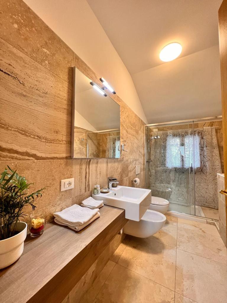 Large Double Room photo 3