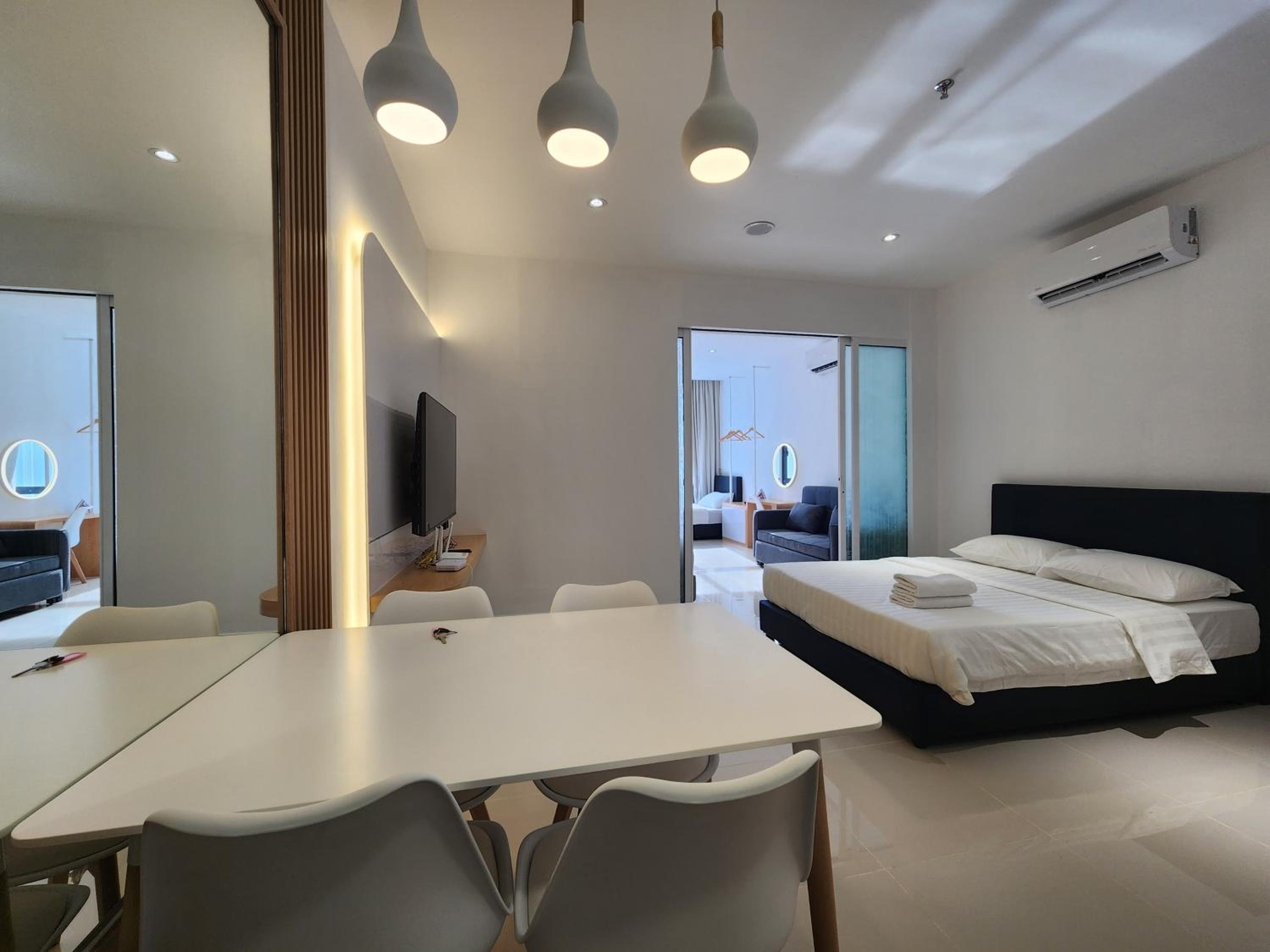 Suite with Sea View - Photo 4