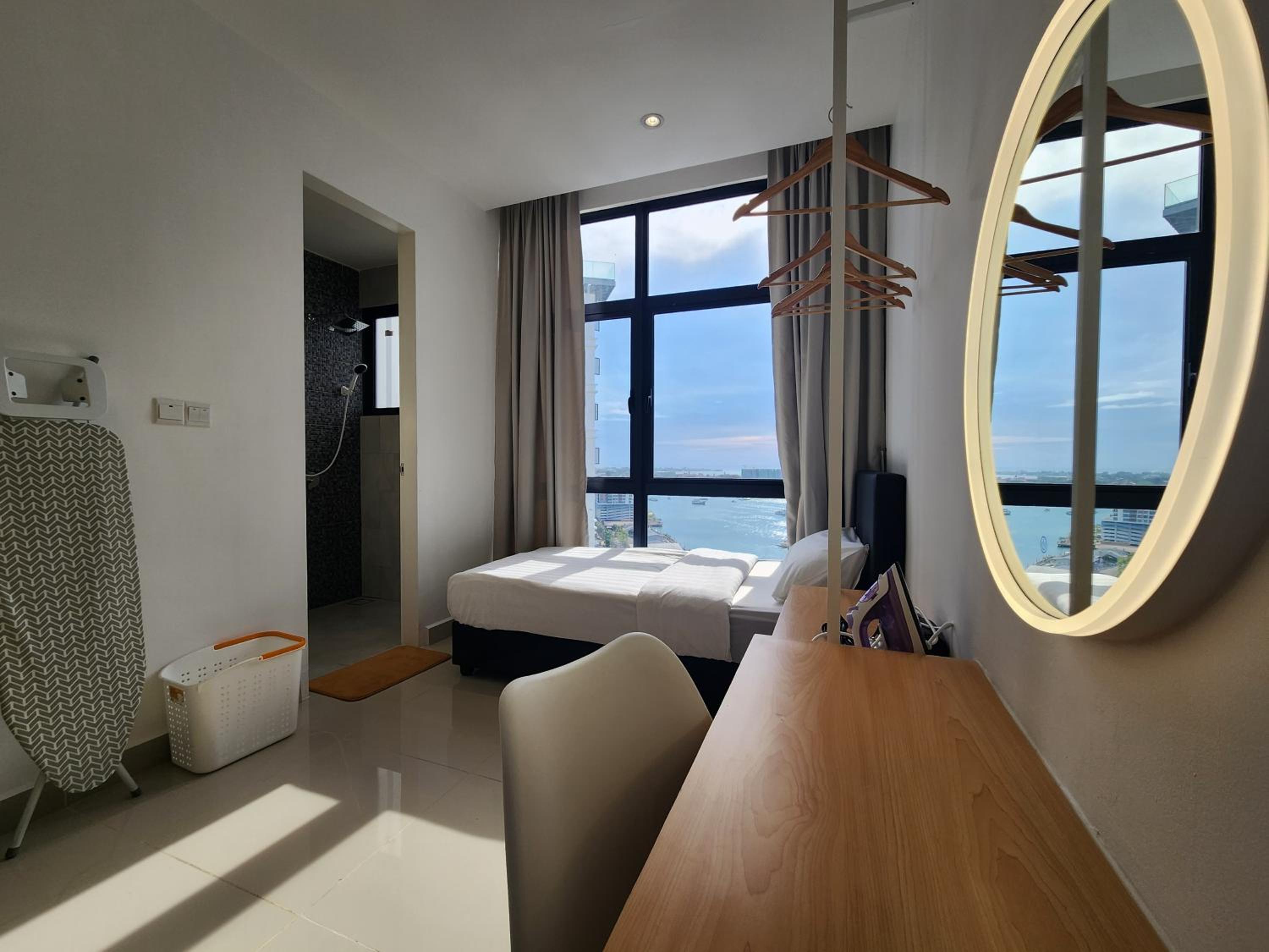 Suite with Sea View - Photo 8