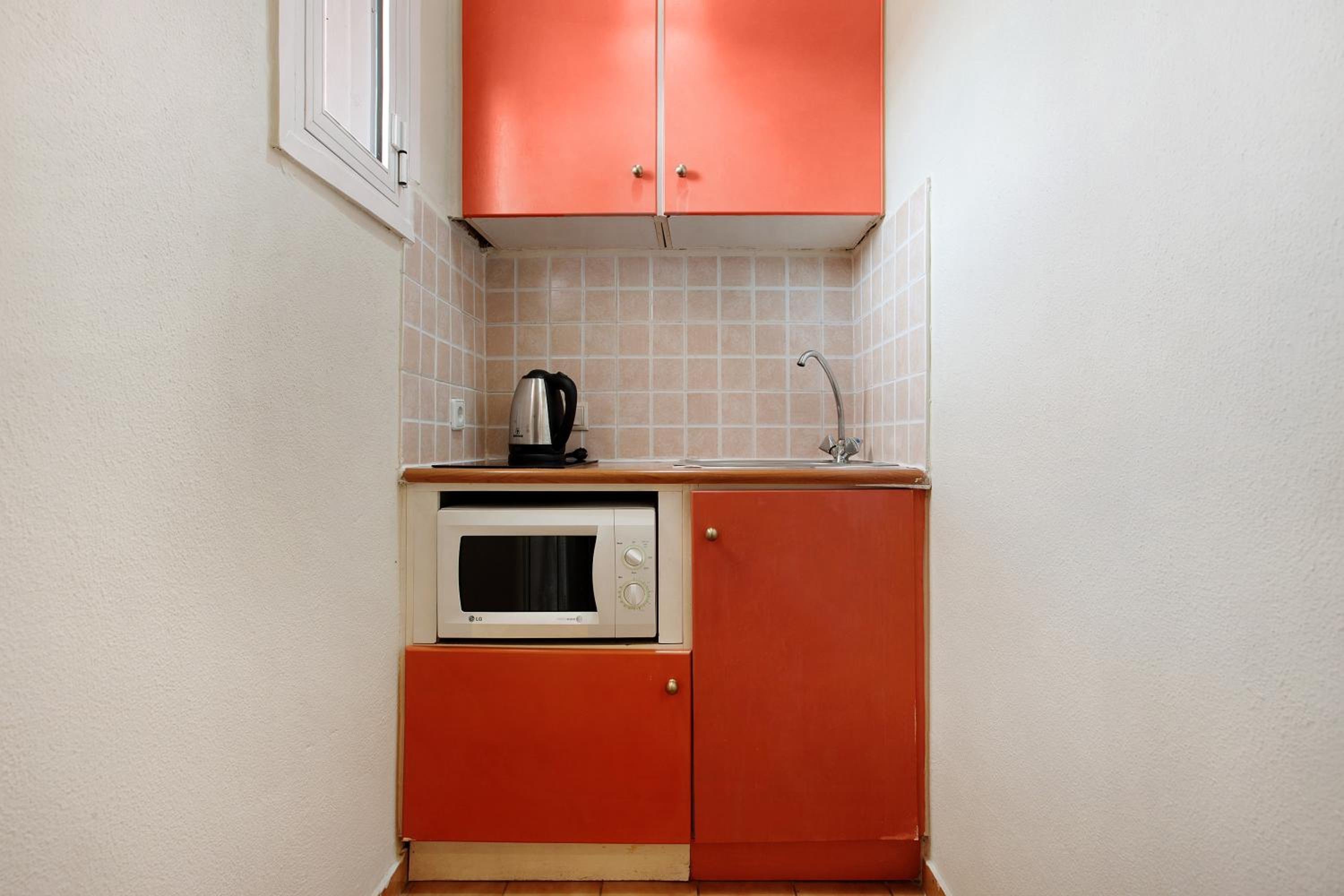 Two-Bedroom Deluxe Apartment with Balcony photo 3