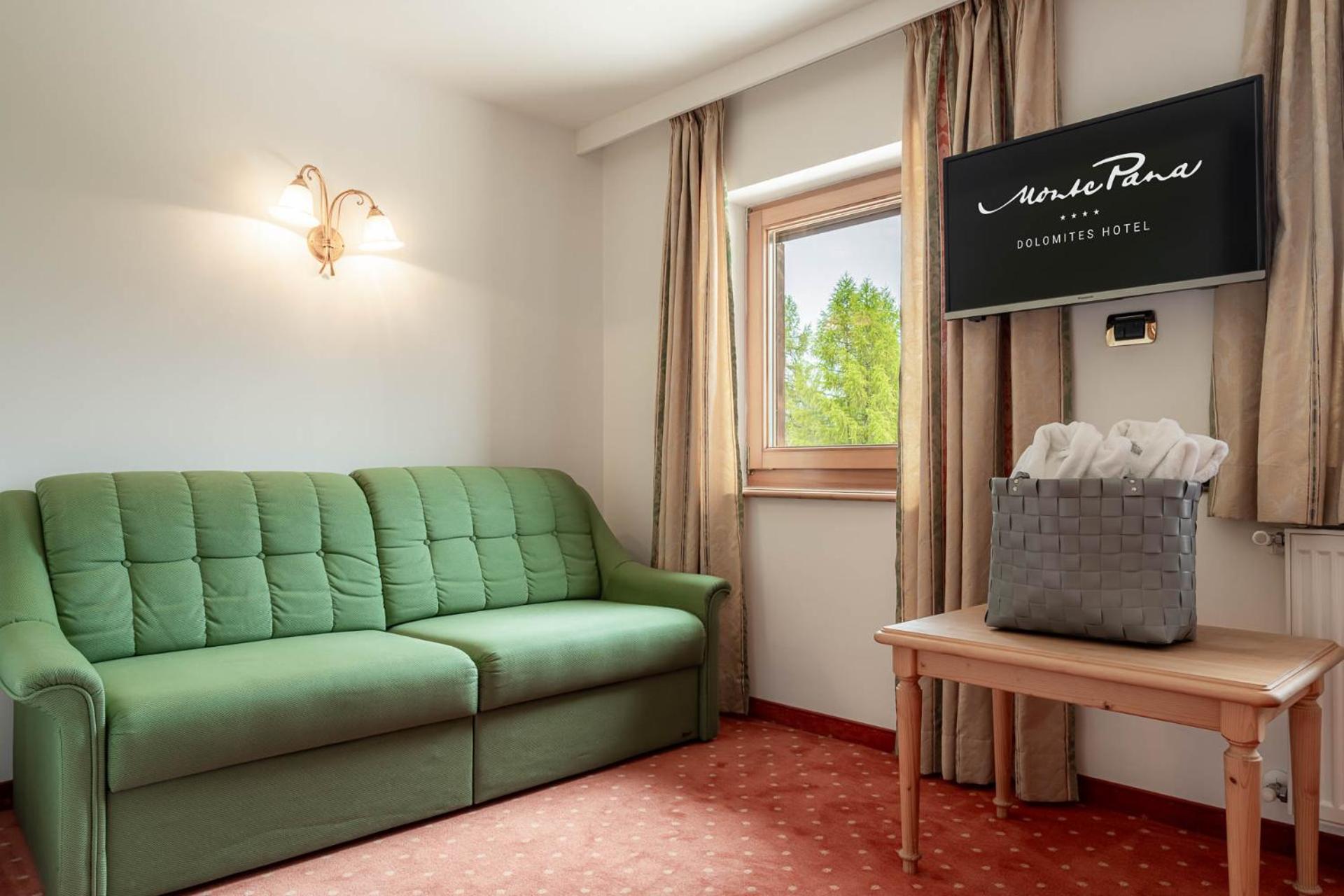 Superior Suite - Photo 7