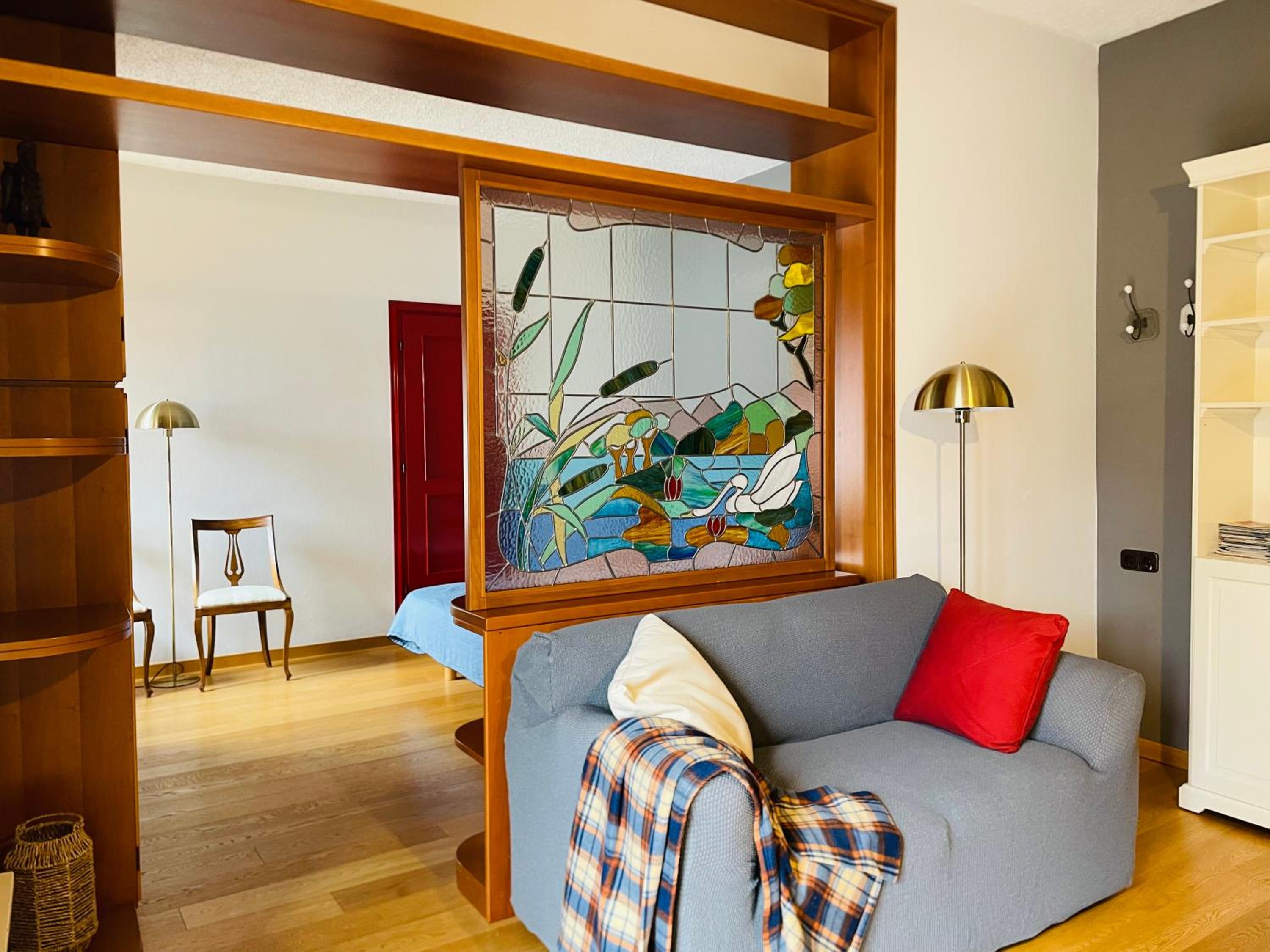 Apartment with Lake View
