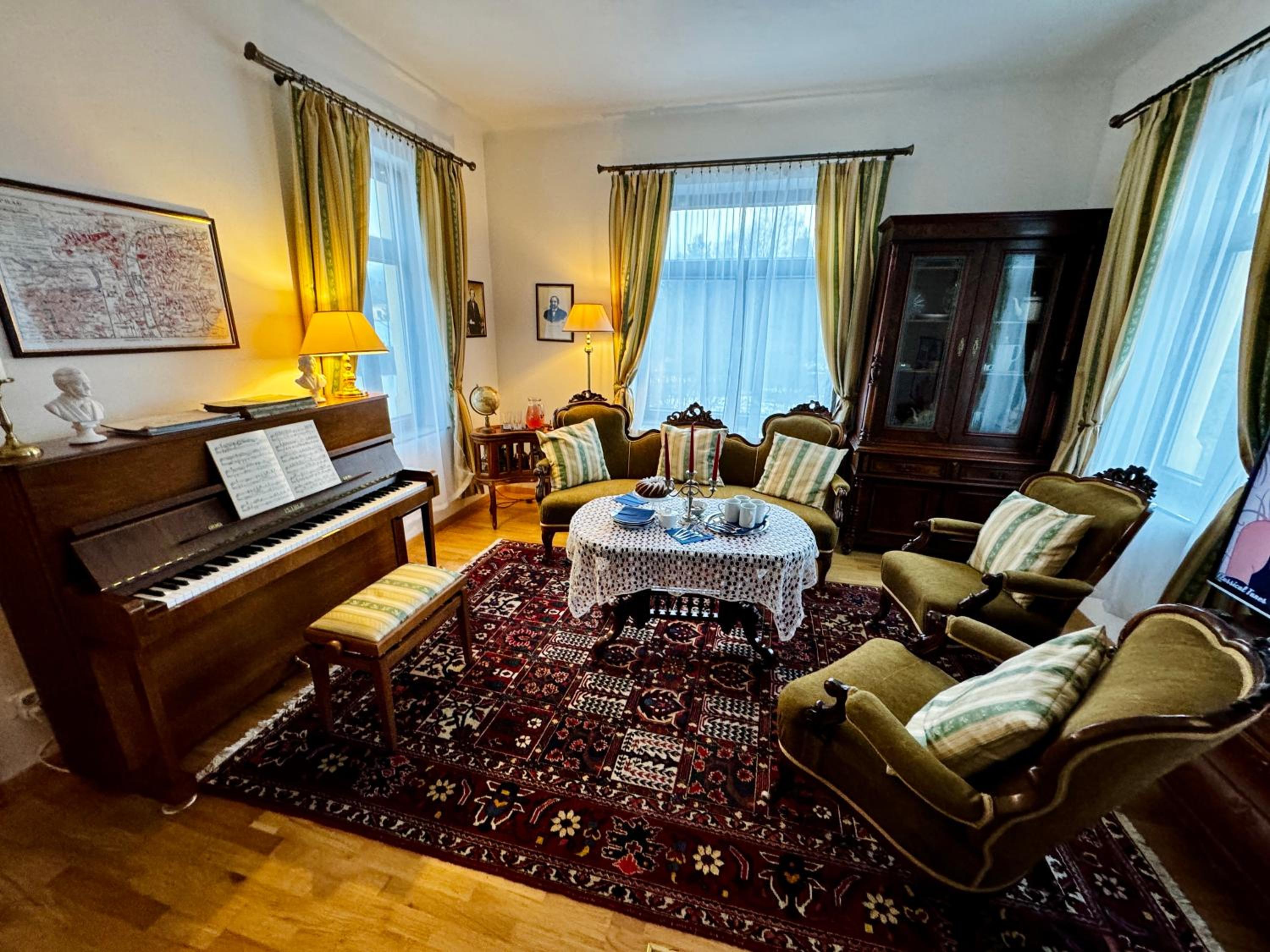 Three-Bedroom Villa photo 3