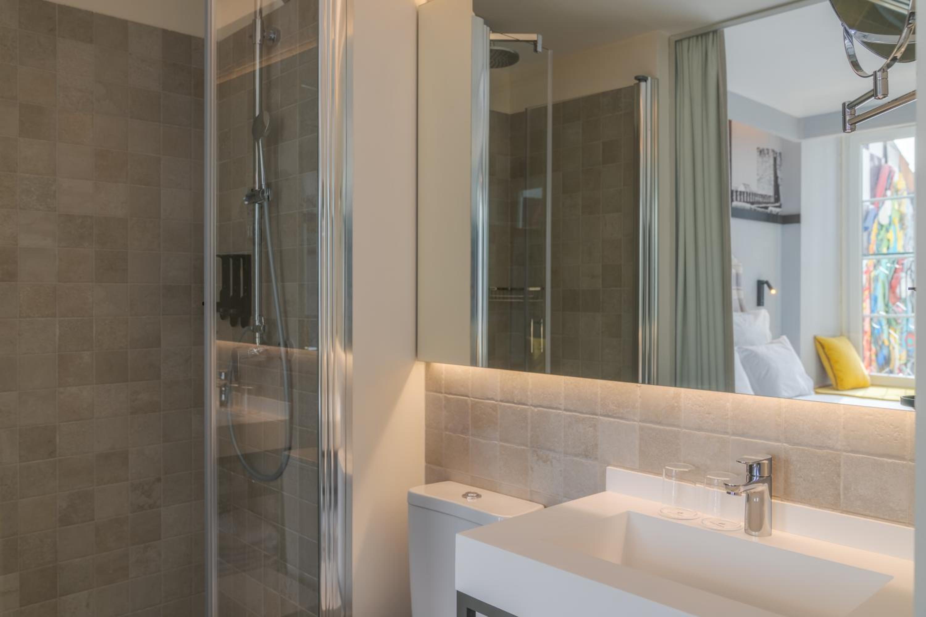 Superior Double Room with River View - Photo 4