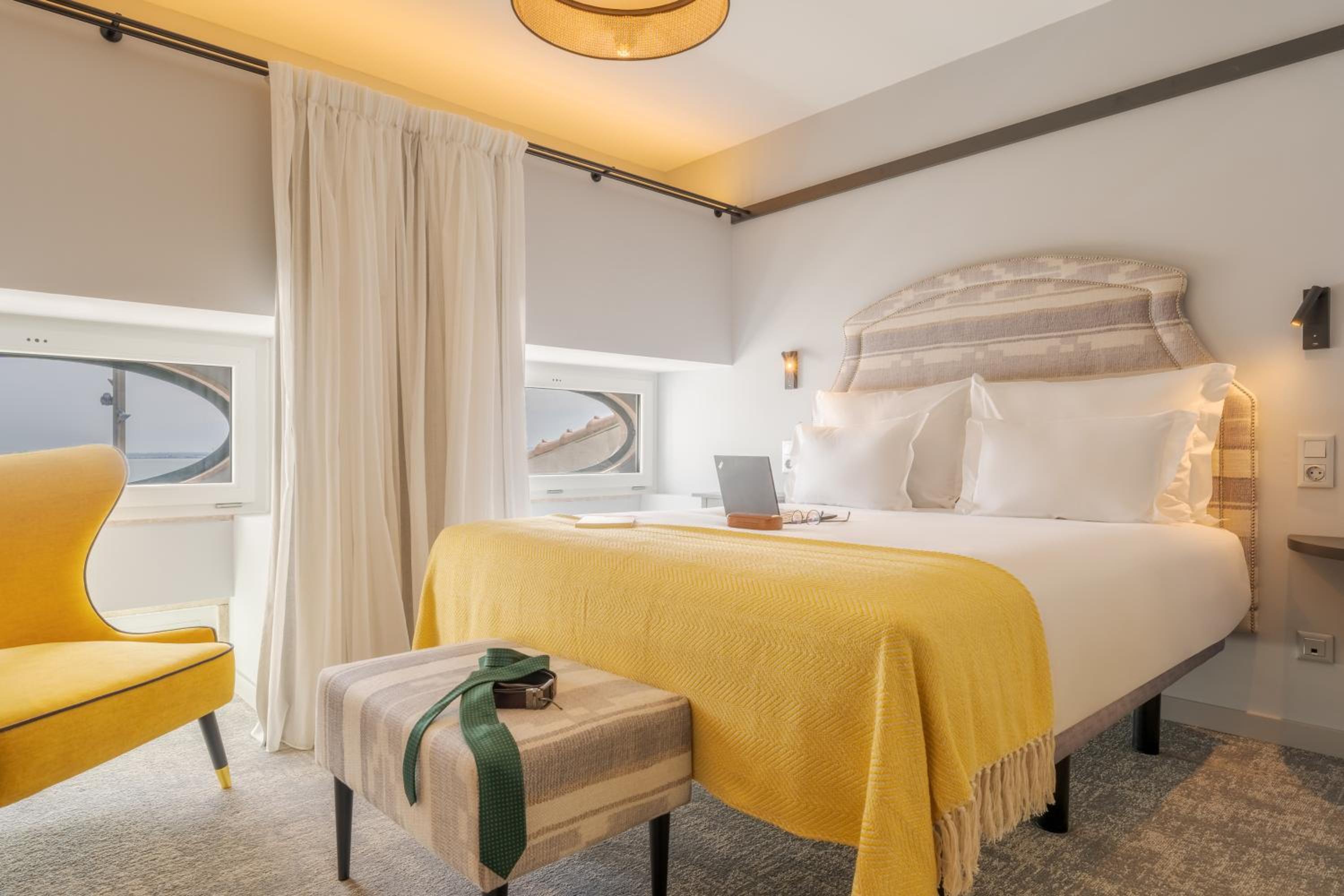 Superior Double Room with River View - Photo 5