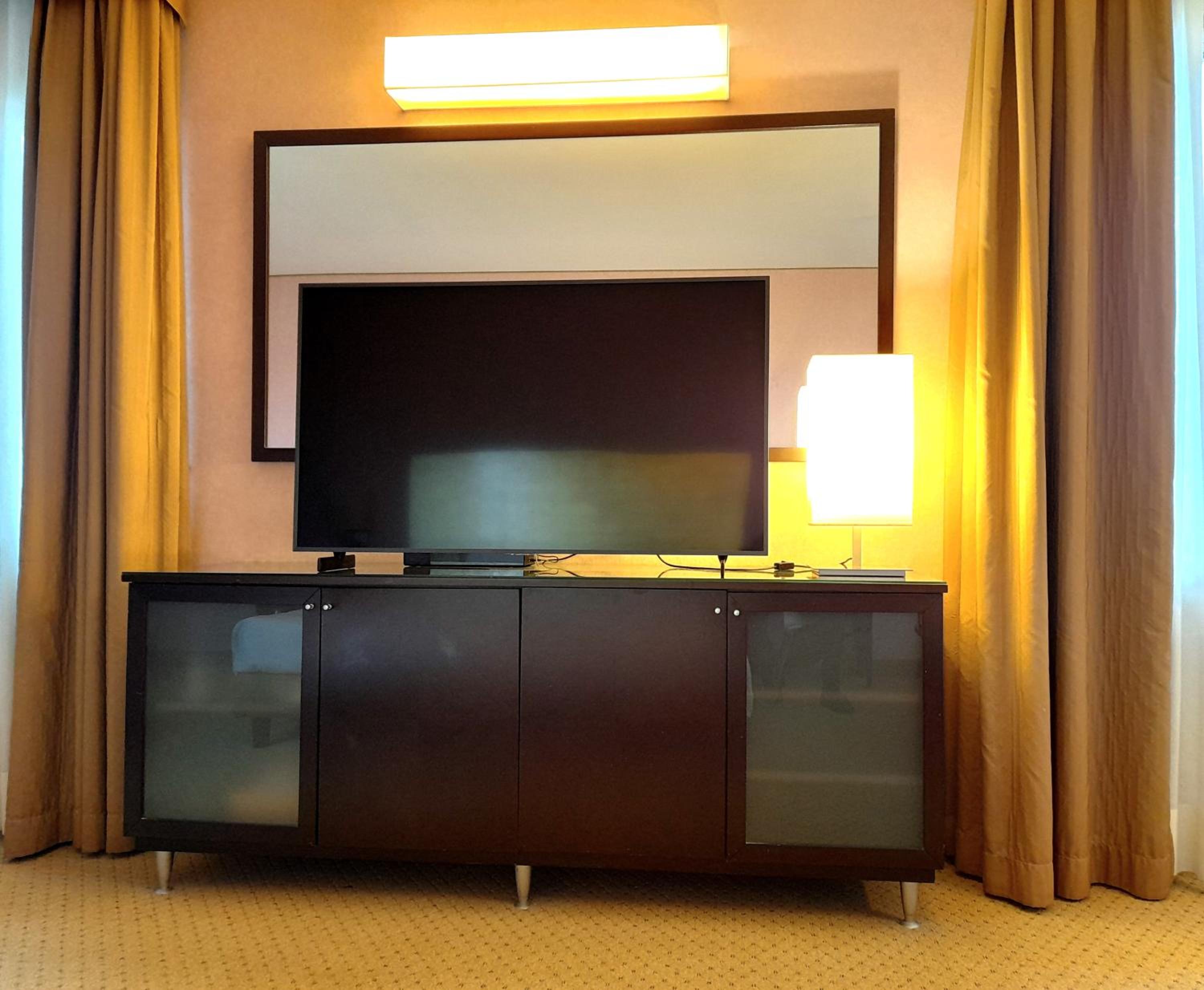 Suite with Spa Bath - Photo 3