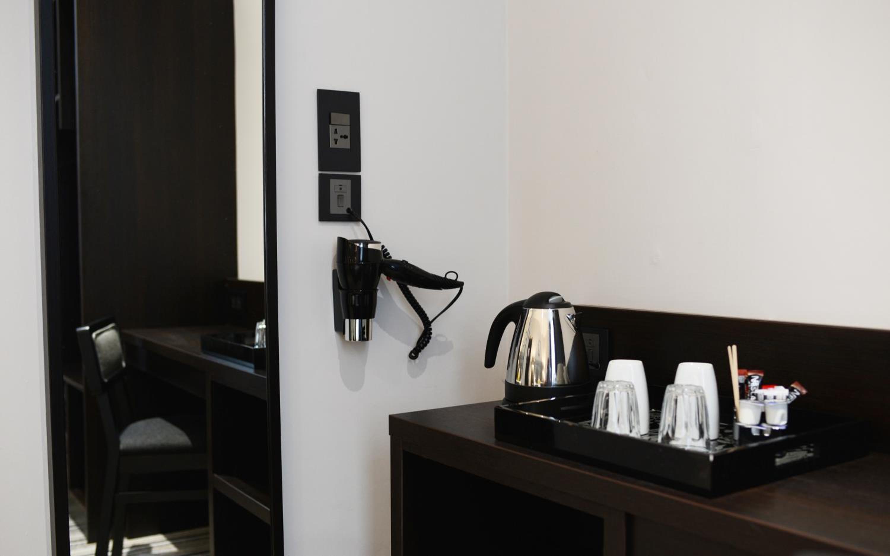 Single Room with private toilet and shower, photo 7