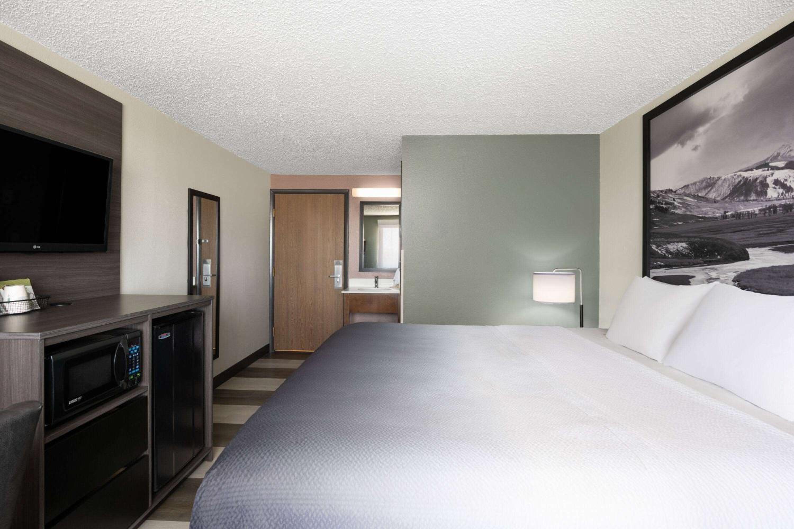 Super 8 by Wyndham Conrad