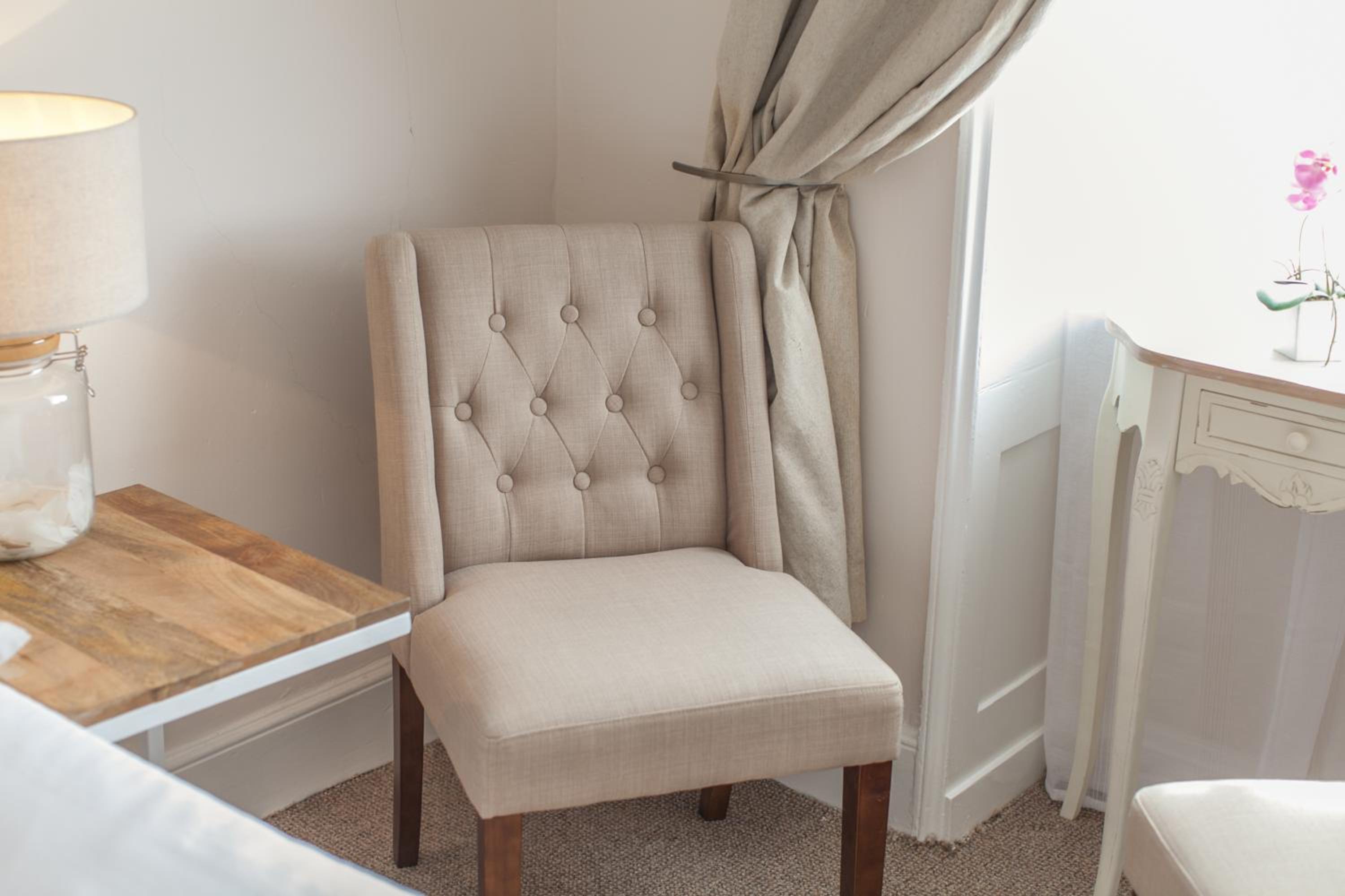 Standard Double Room - Photo 7