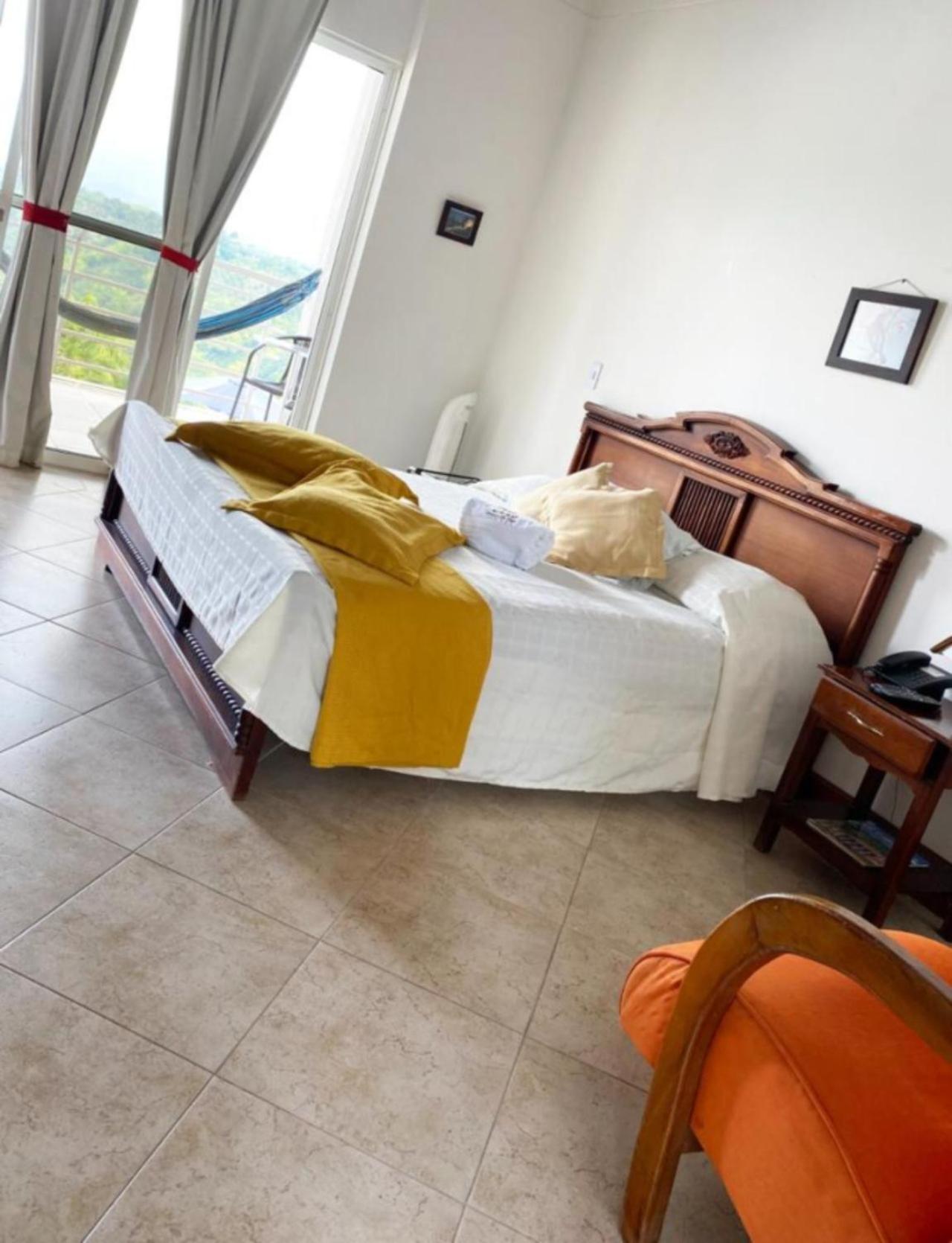 Standard Double Room - Photo 4