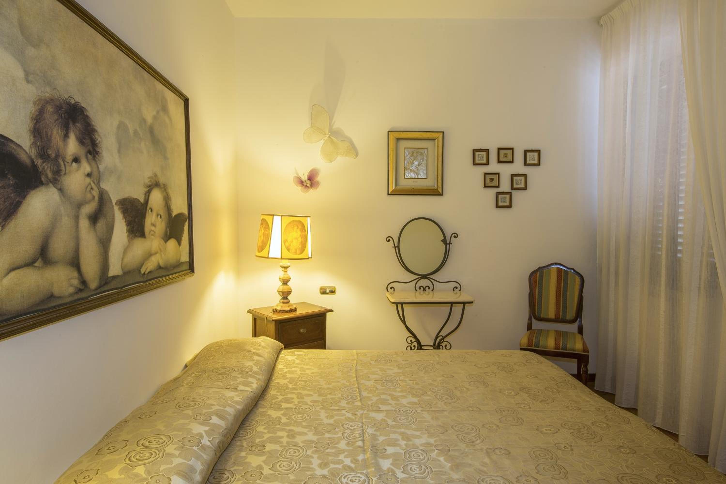 Two-Bedroom House photo 2