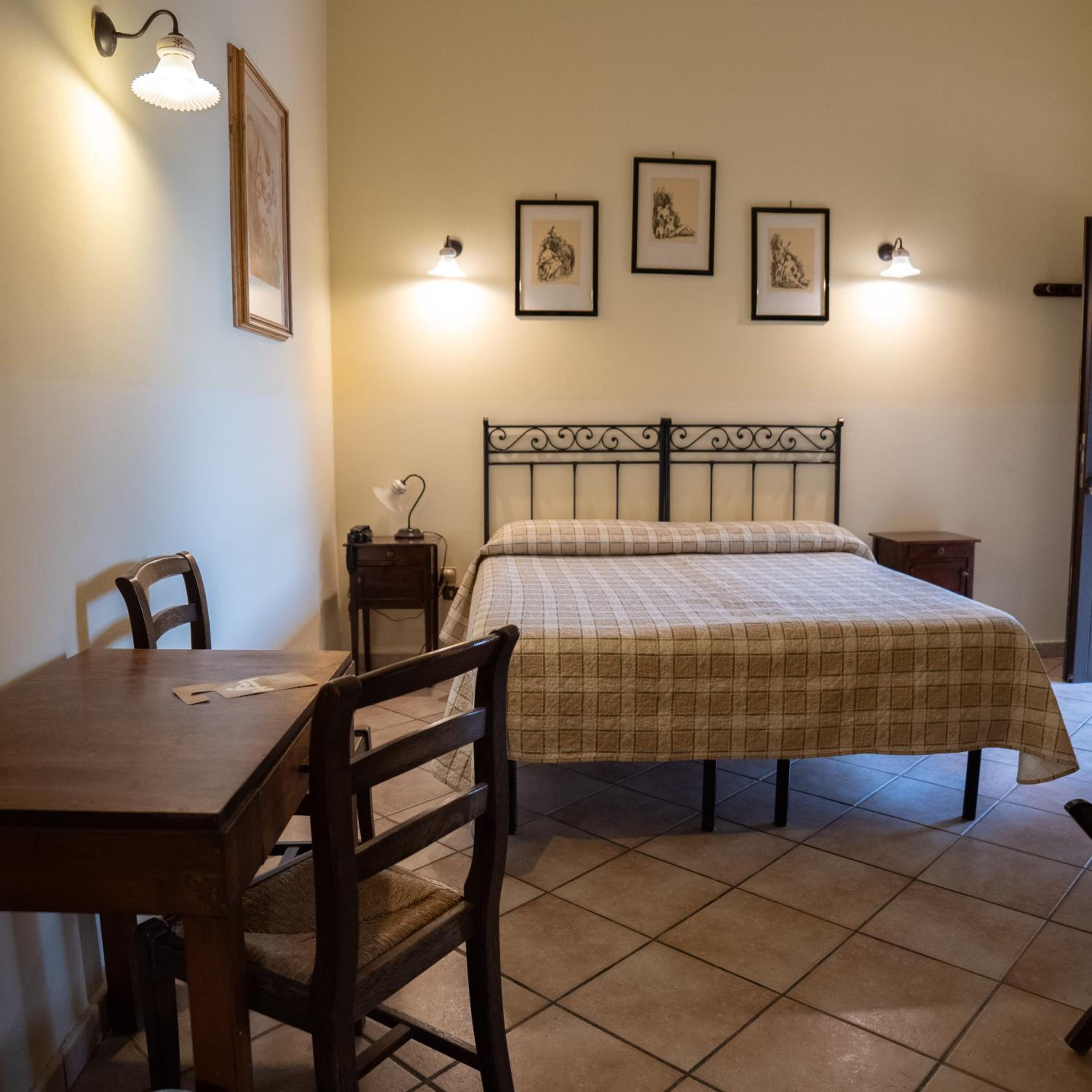 Double Room - Photo 2