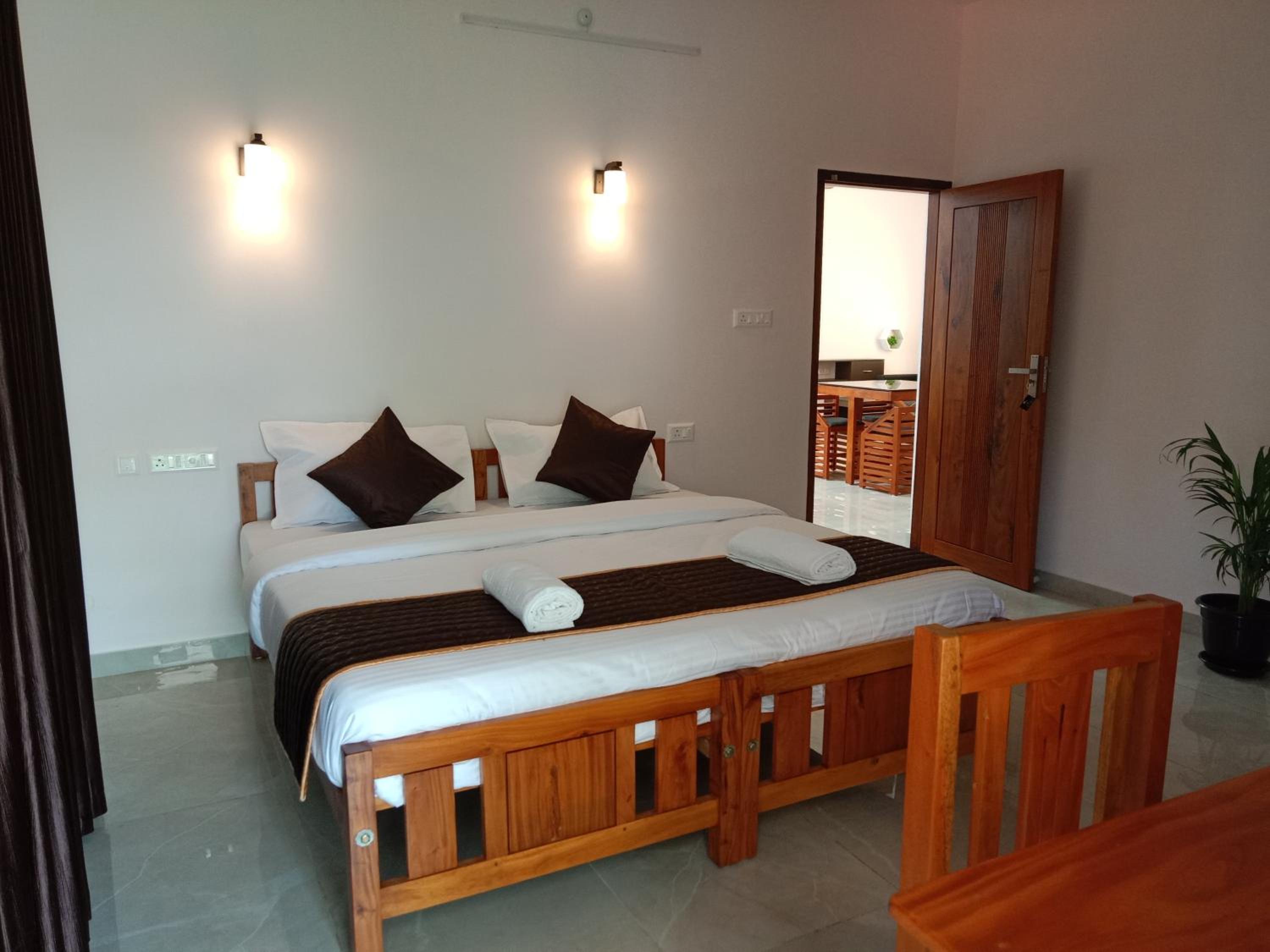 Deluxe King Room photo 2