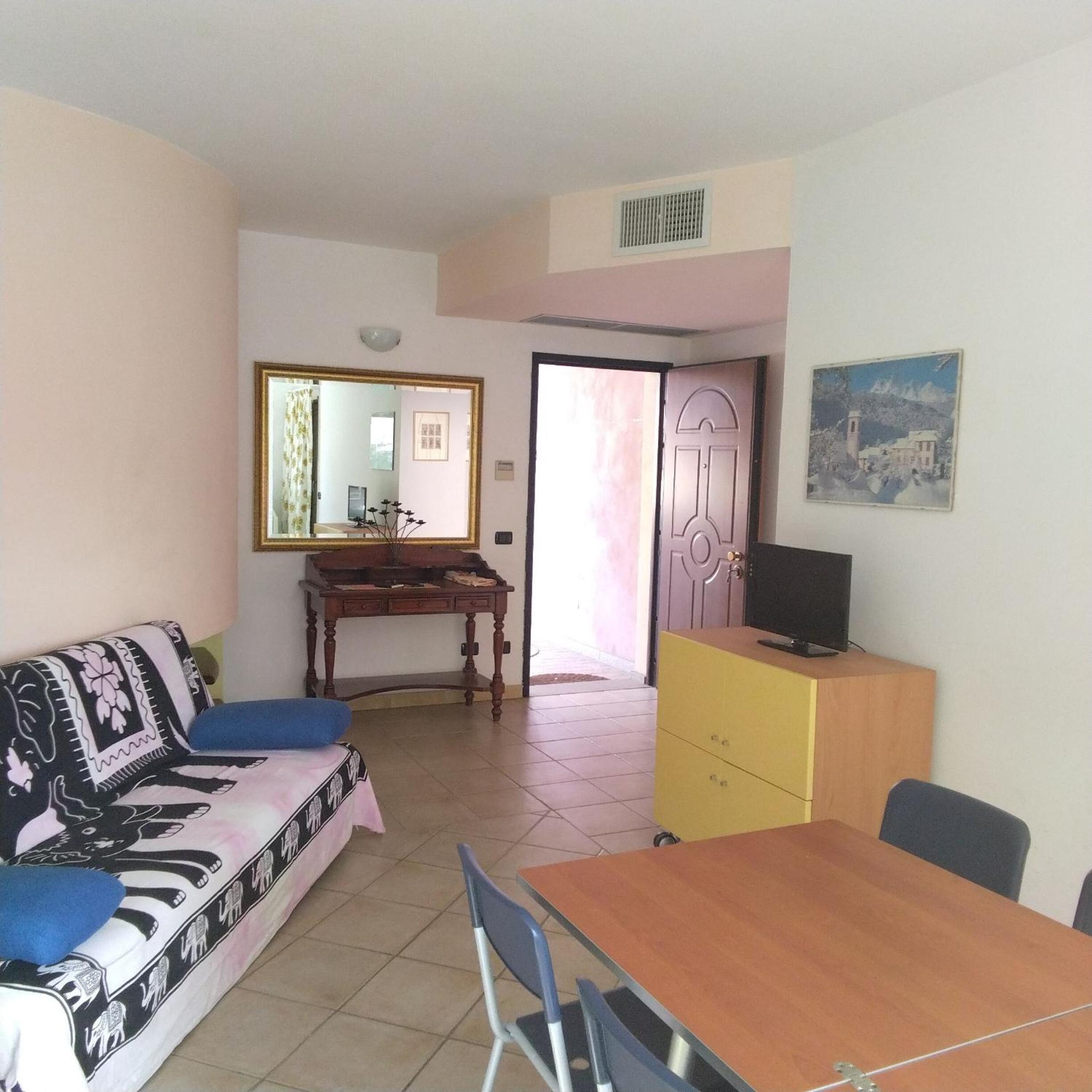 Apartment with Garden View