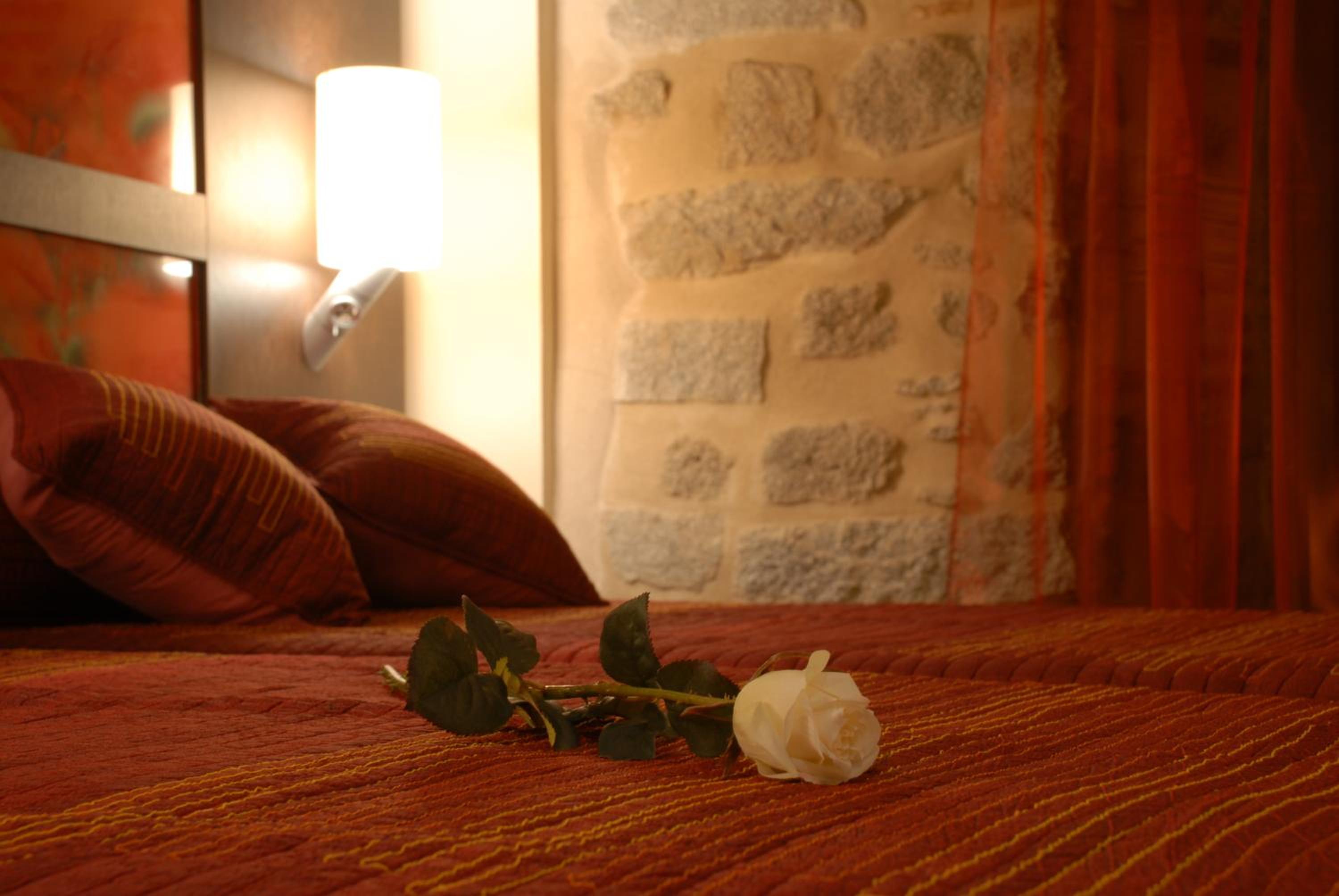 Double Room - Photo 6